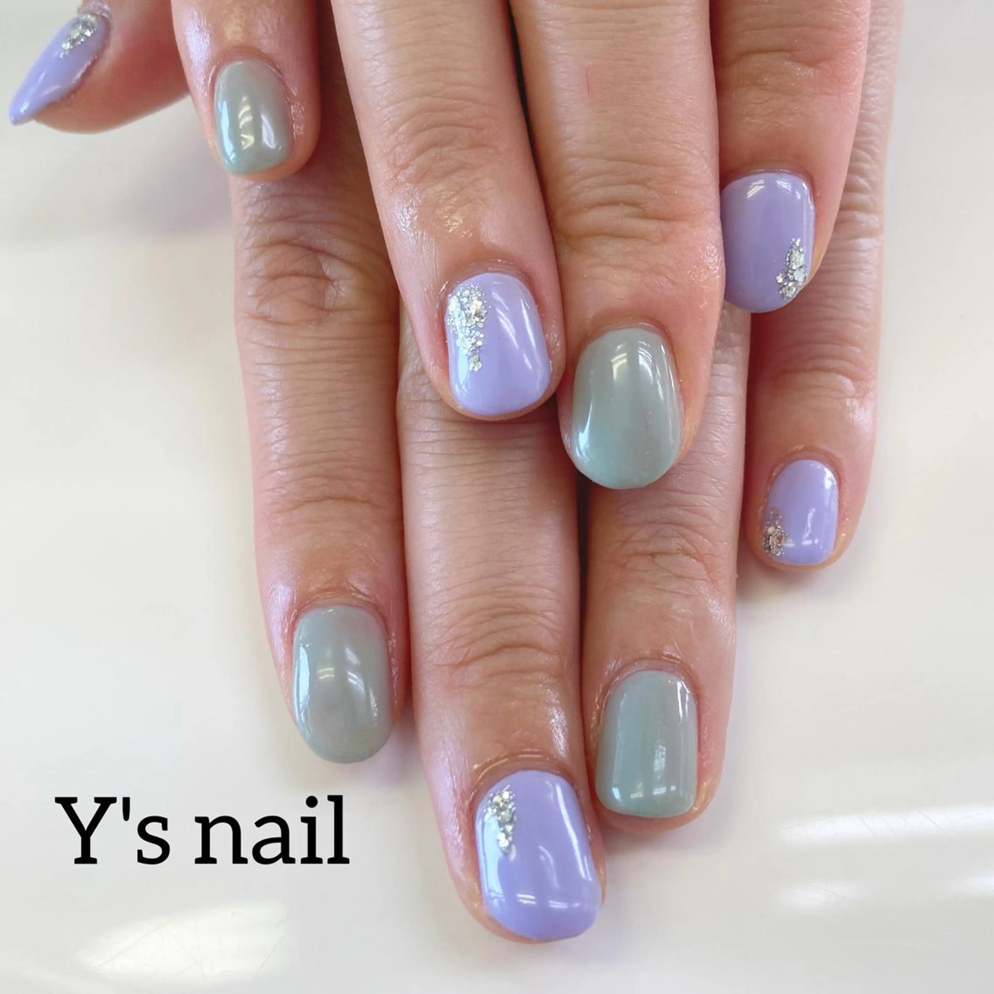 ネイル ラメ(グリッター) 持ち込み ワンカラーネイル 手書きが得意🖌️ Y’s  nailのネイルデザイン