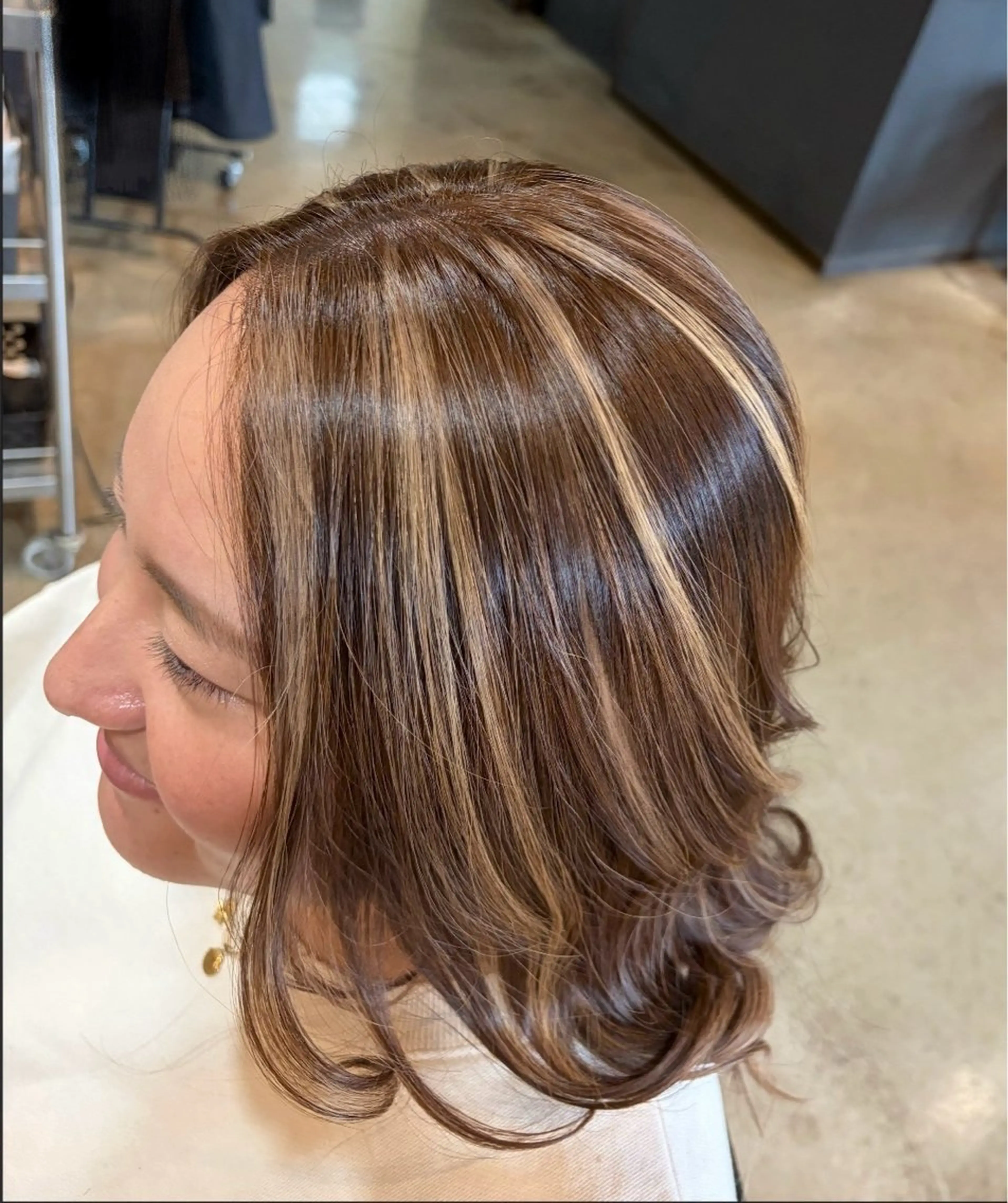 ミディアム カラー ハイライトカラー ハイライト ヘアカラー おがわ りくのヘアスタイル