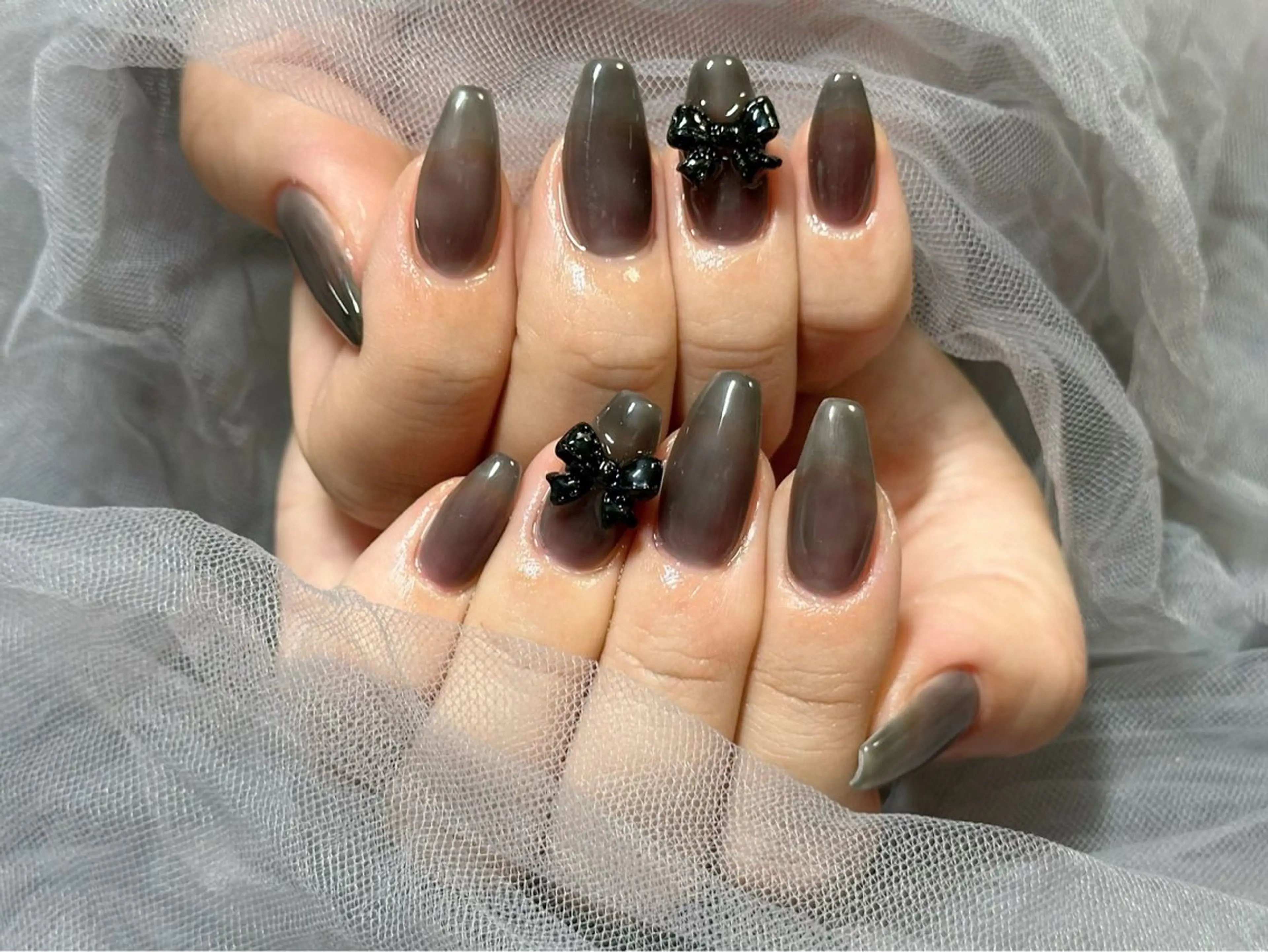 ネイル リボン ハンドネイル Nail Salon KURELLYのネイルデザイン