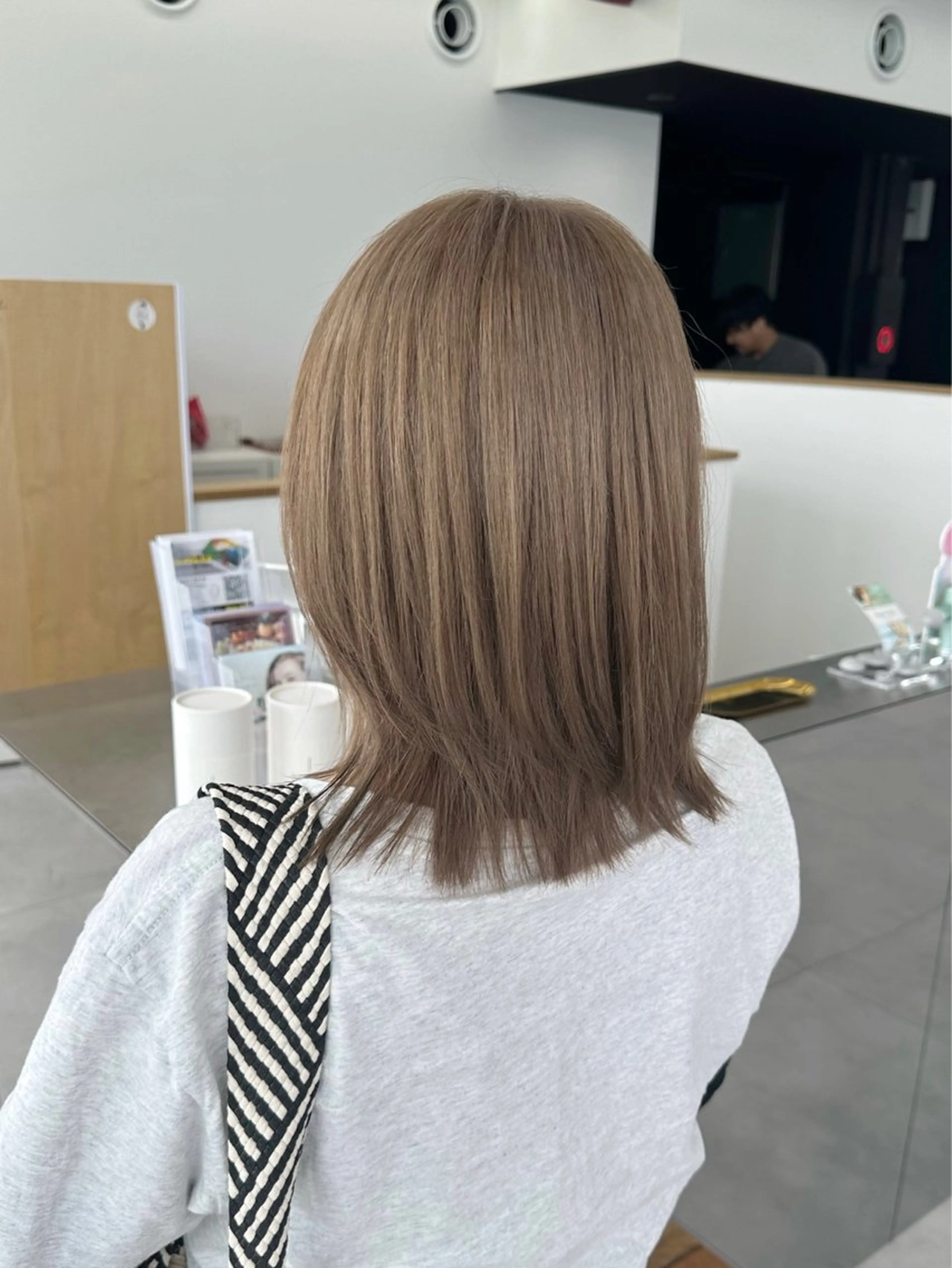 ミディアム ヘアカラー risa | 透明感 カラー|ベージュのヘアスタイル