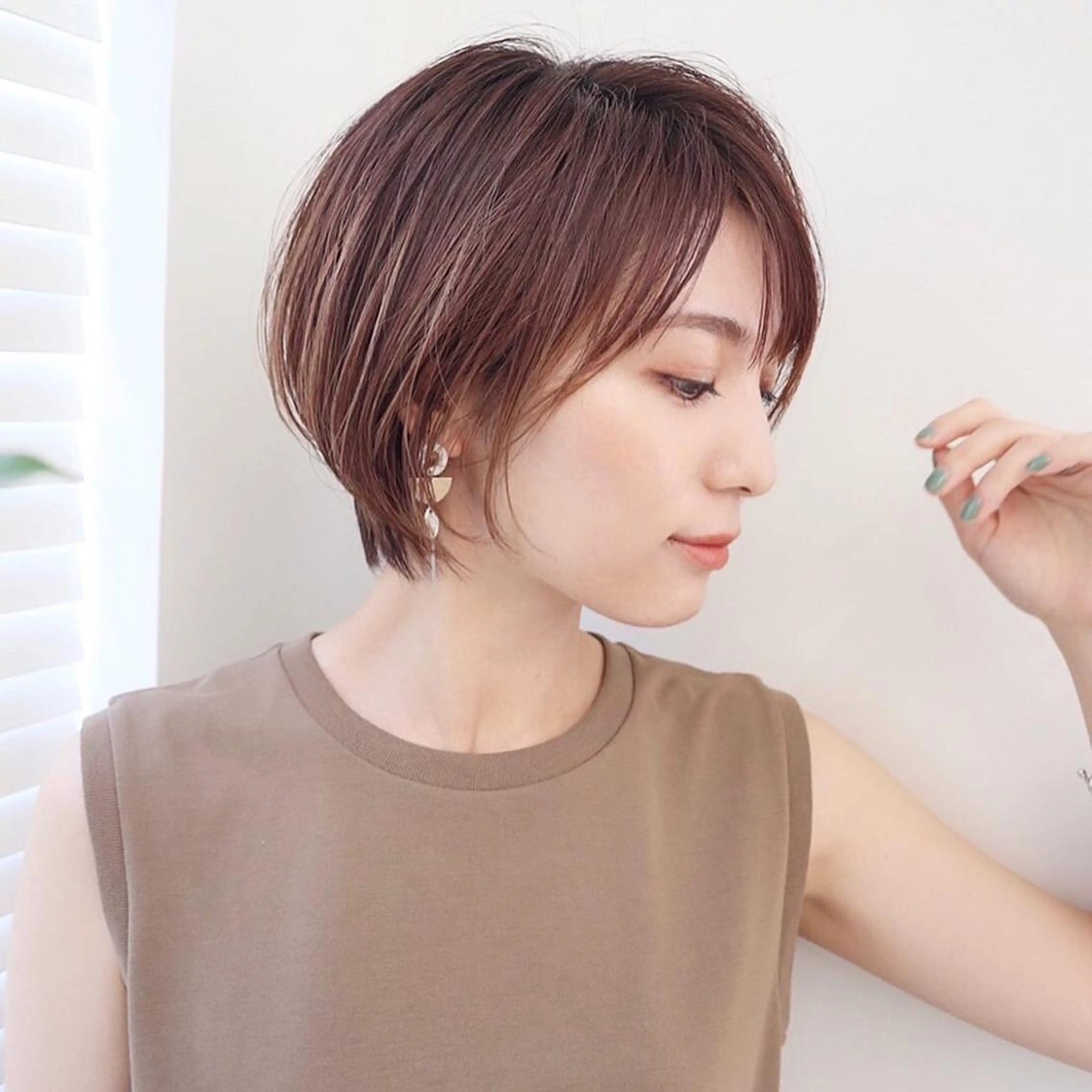 カットのみでも大丈夫です。根元が伸びきってしまっている場合はカラーをさせて頂くかもしれません。ご相談させて頂きます✨の写真