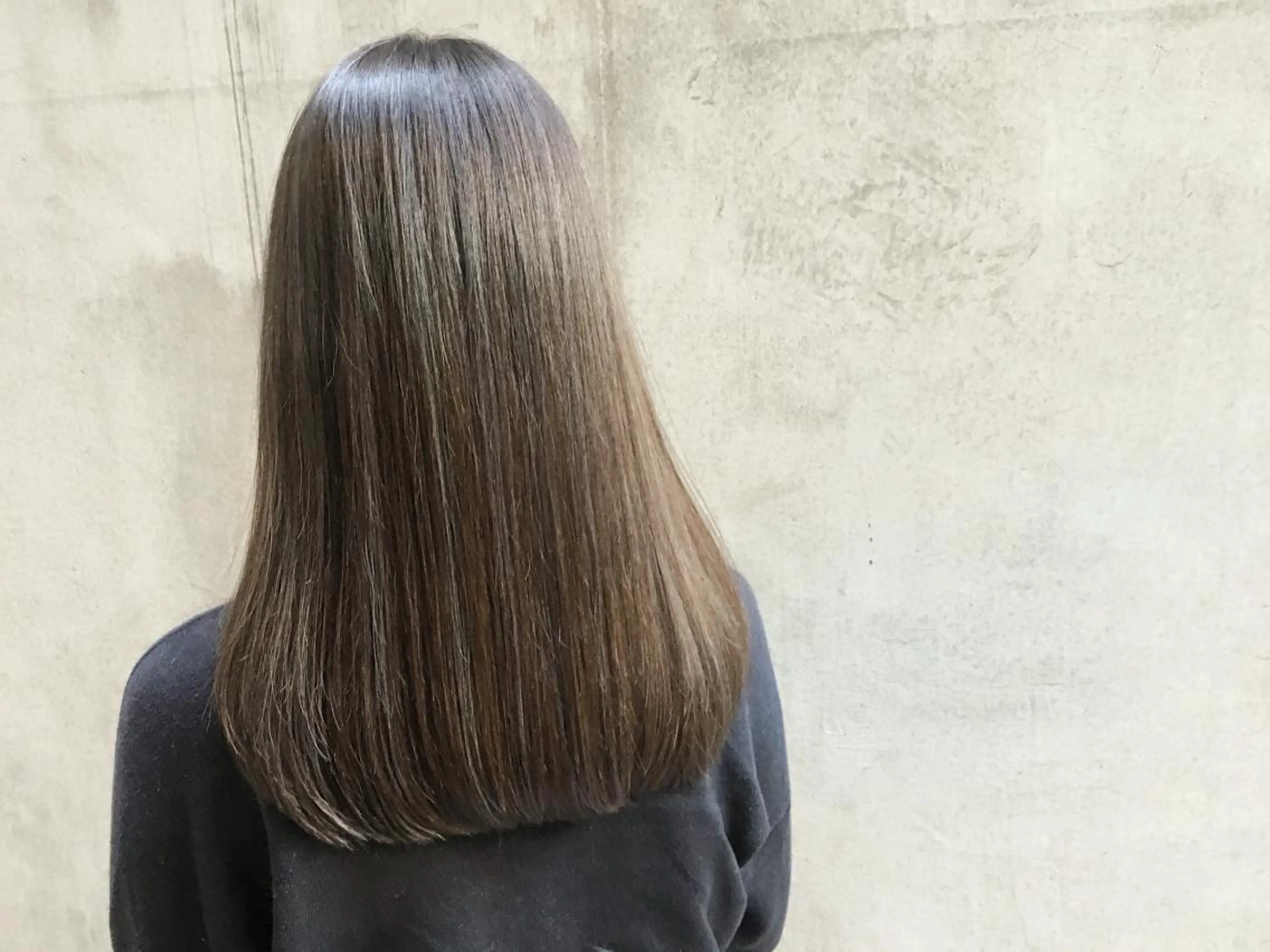 セミロング カラー ハイライトカラー ハイライト 沖 宜志のヘアスタイル