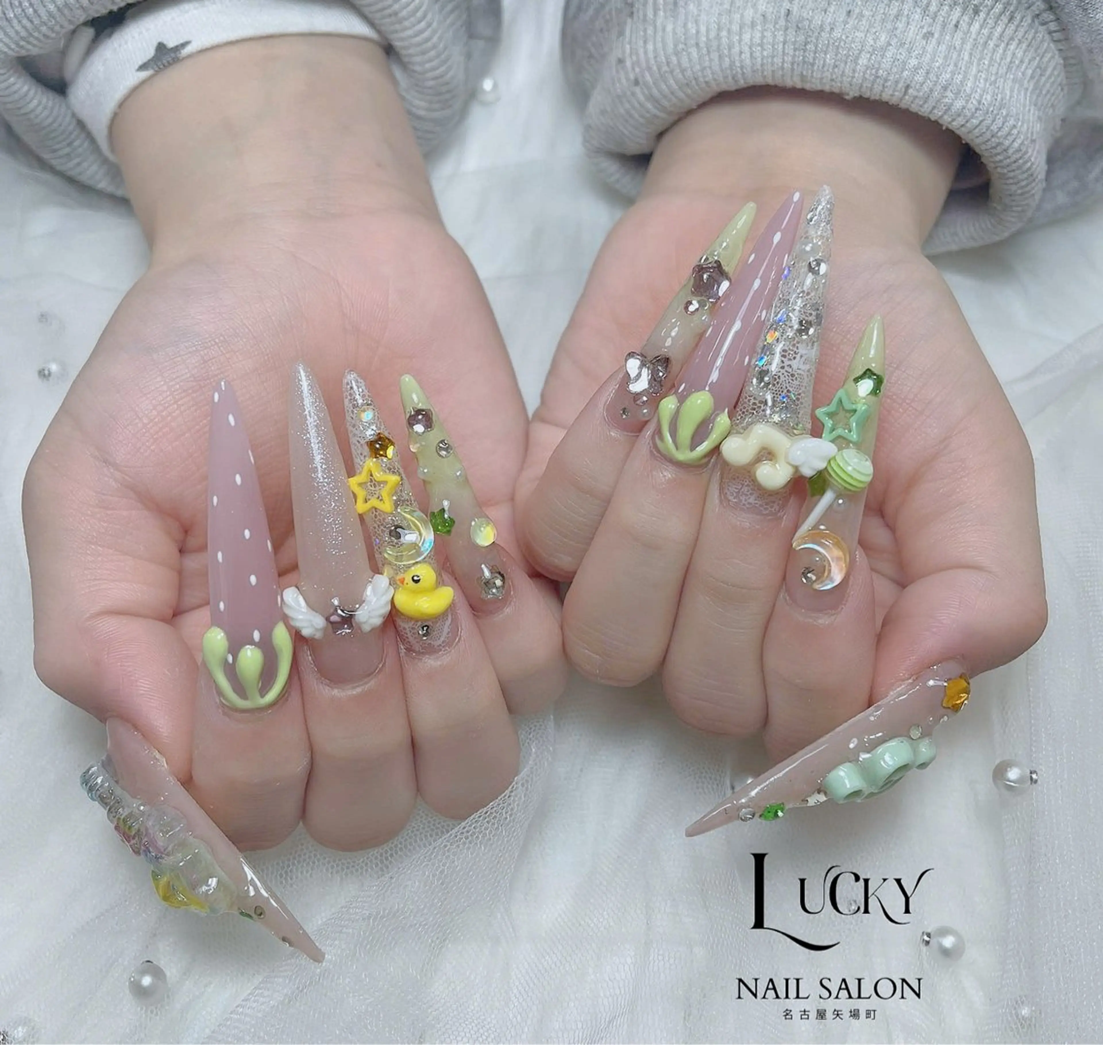 ネイル アートネイル ジェルネイル ロングネイル 持ち込み シンプルネイル Lucky Nail Salonのネイルデザイン