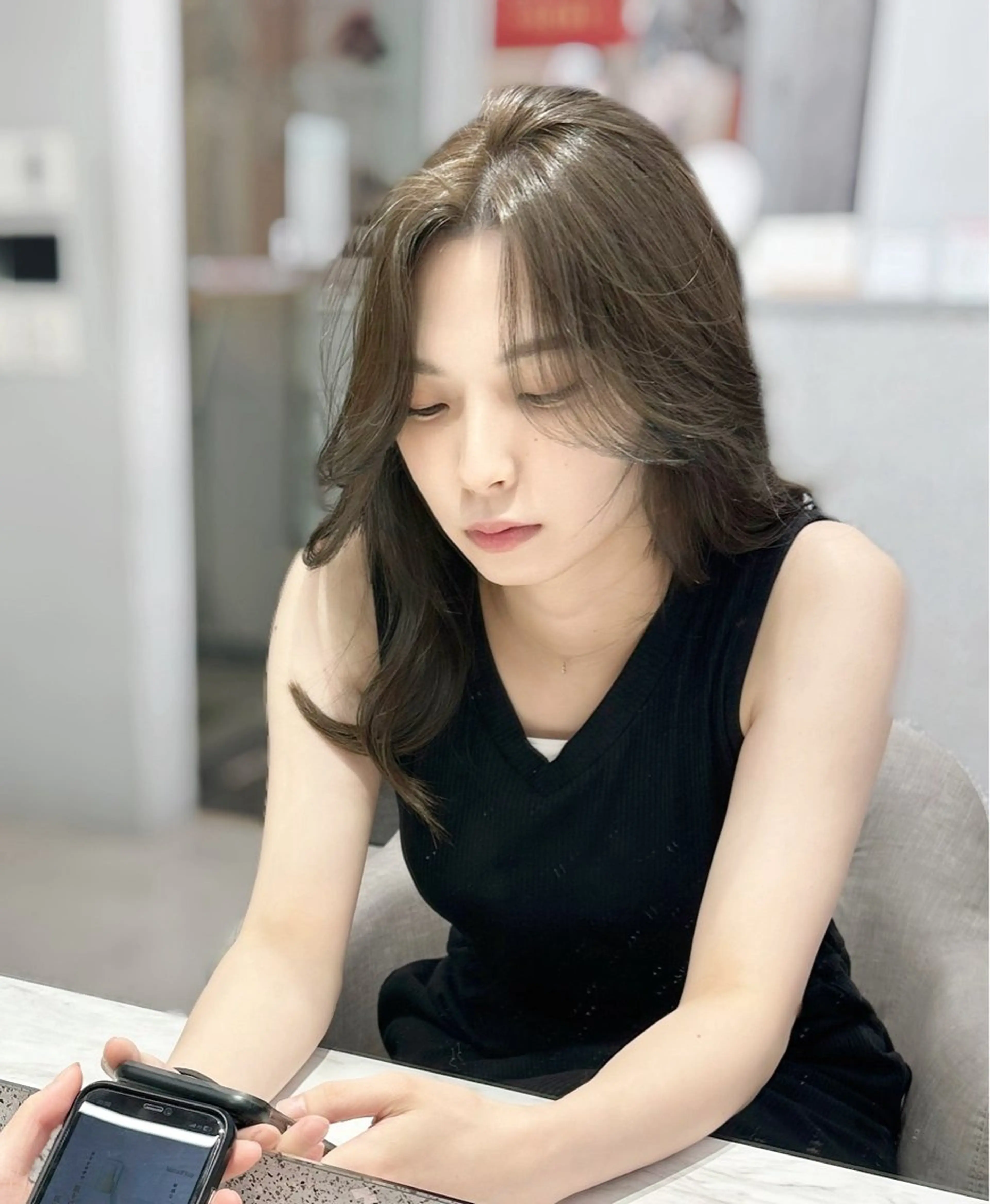 セミロング カット ヘアカラー トリートメント レイヤーカット/ 髪質改善/羽柴りくのヘアスタイル