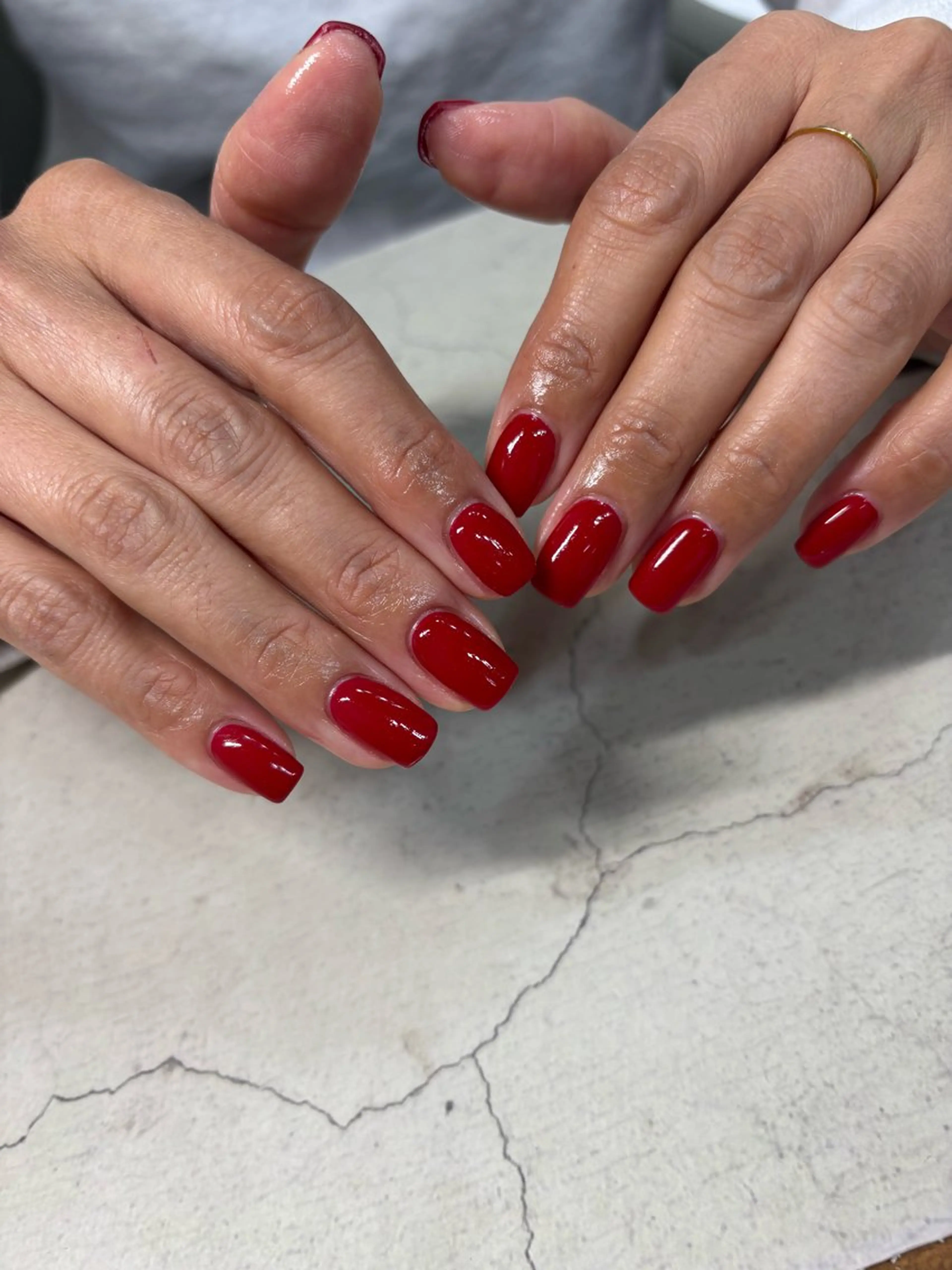 ネイル ワンカラーネイル 赤色 シンプルネイル ハンドネイル Olive nail salon所属・kawaguchi yukiのネイルデザイン