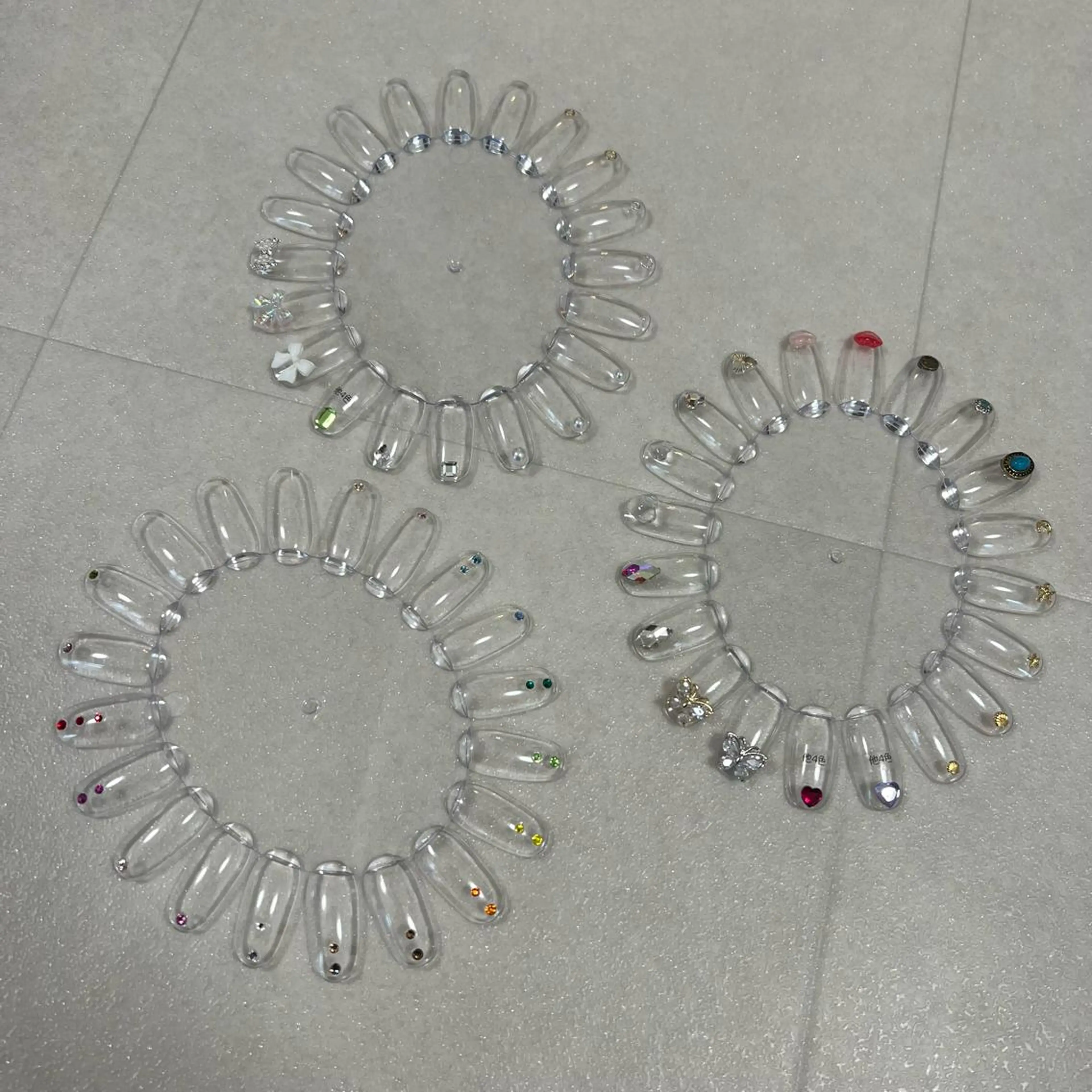 ネイル ホログラムネイル 🌙南流山ネイル DAISY.3🦄のネイルデザイン