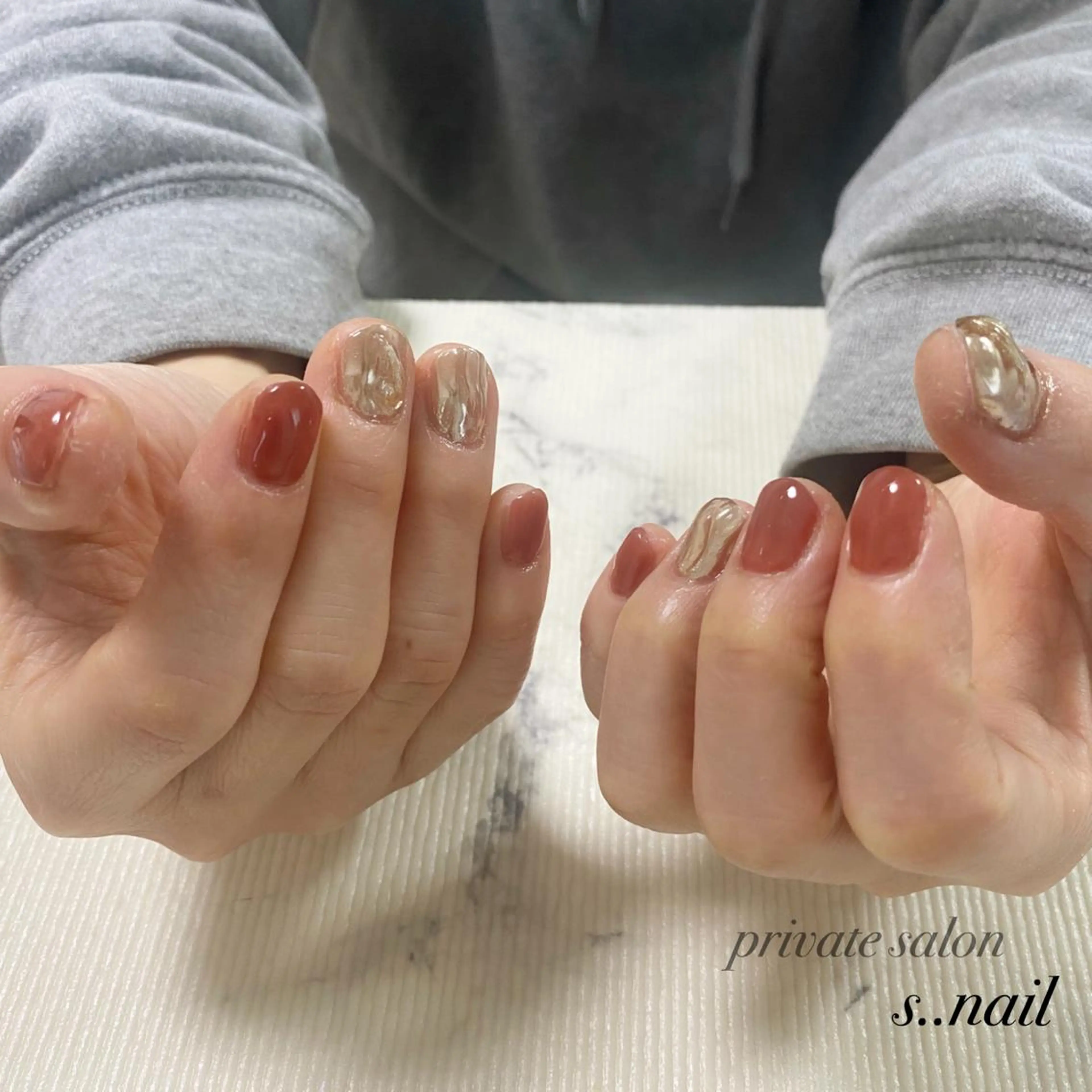 ネイル ゴールド ミラーネイル ハンドネイル フットネイル s..nail / MORITAのネイルデザイン