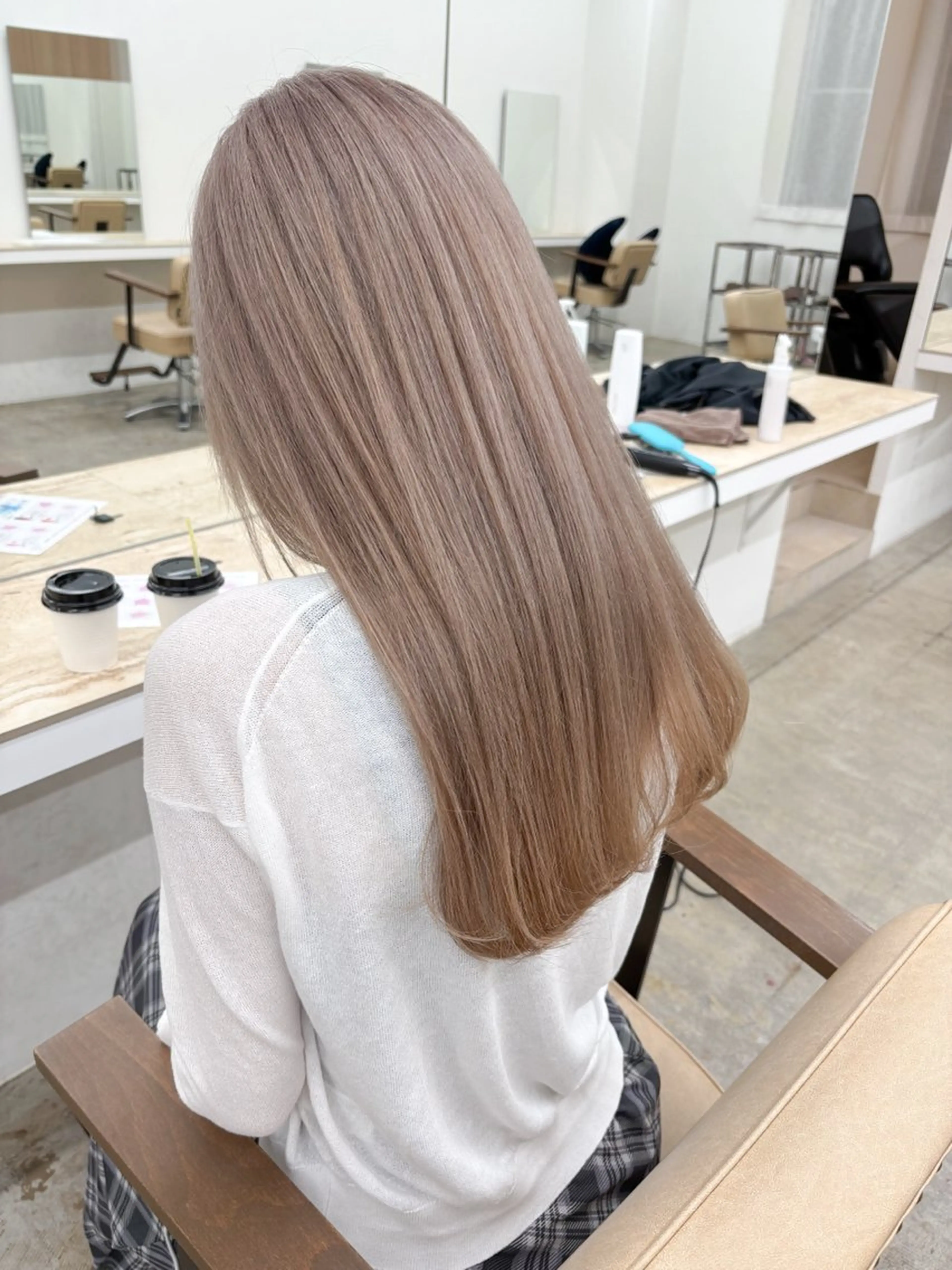 ロング カラー ヘアカラー トリートメント ハイトーン/レイヤー /ケアブリーチ石川治のヘアスタイル