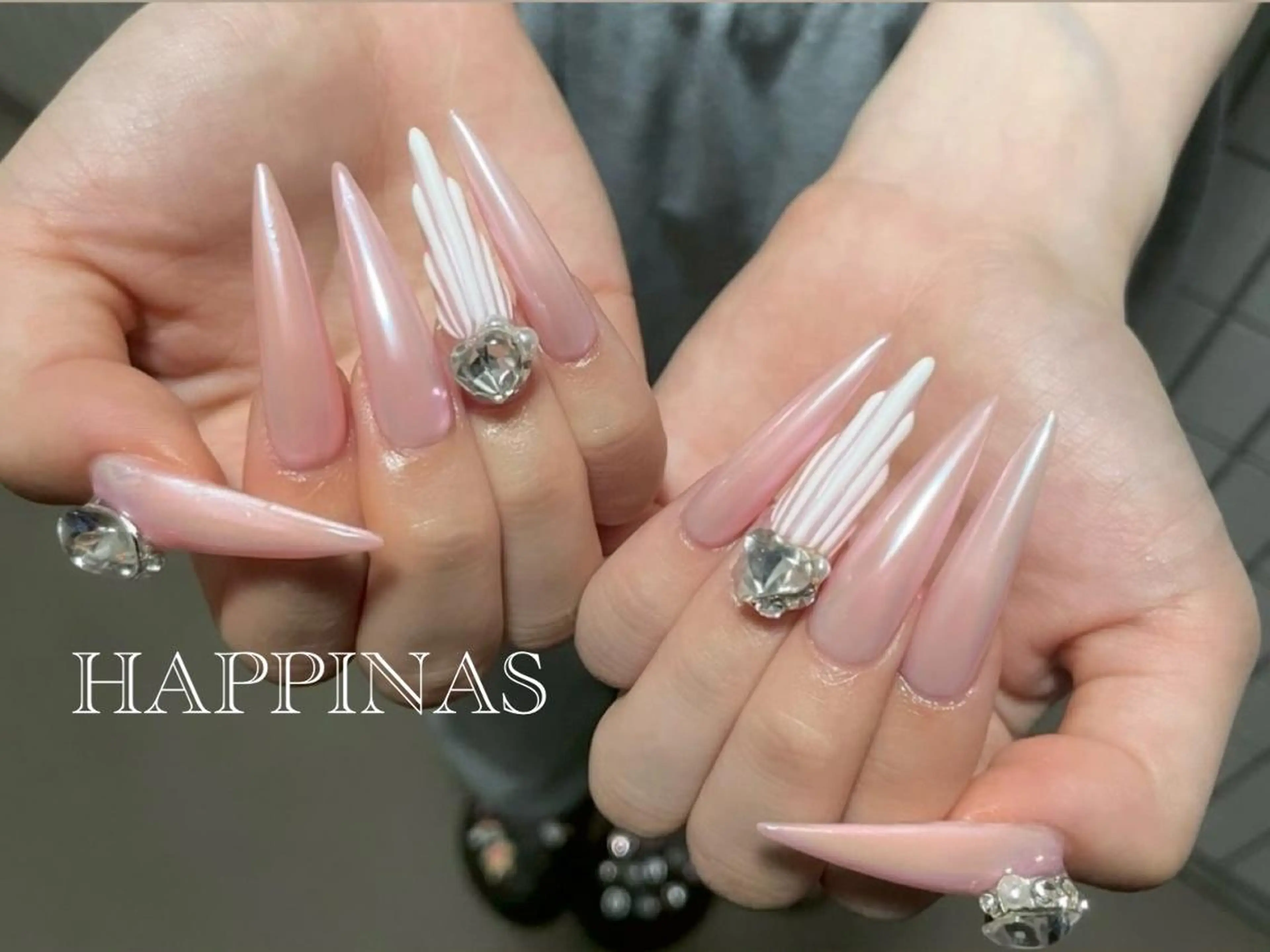 ネイル アートネイル オーロラネイル キラキラネイル ロングネイル ミラーネイル ハンドネイル HAPPINAS くるみのネイルデザイン