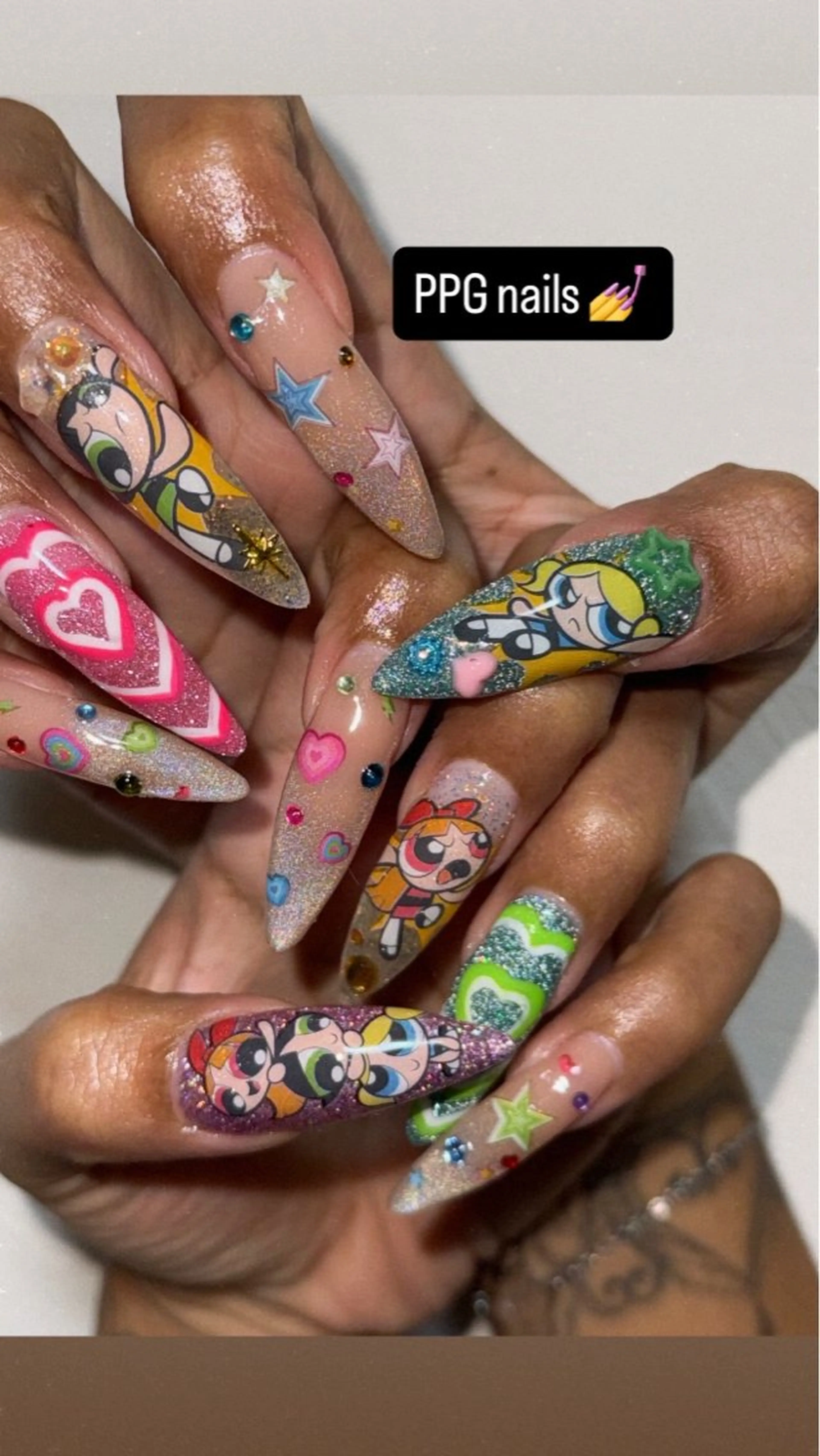 ロング クッキー ネイルズのネイルデザイン