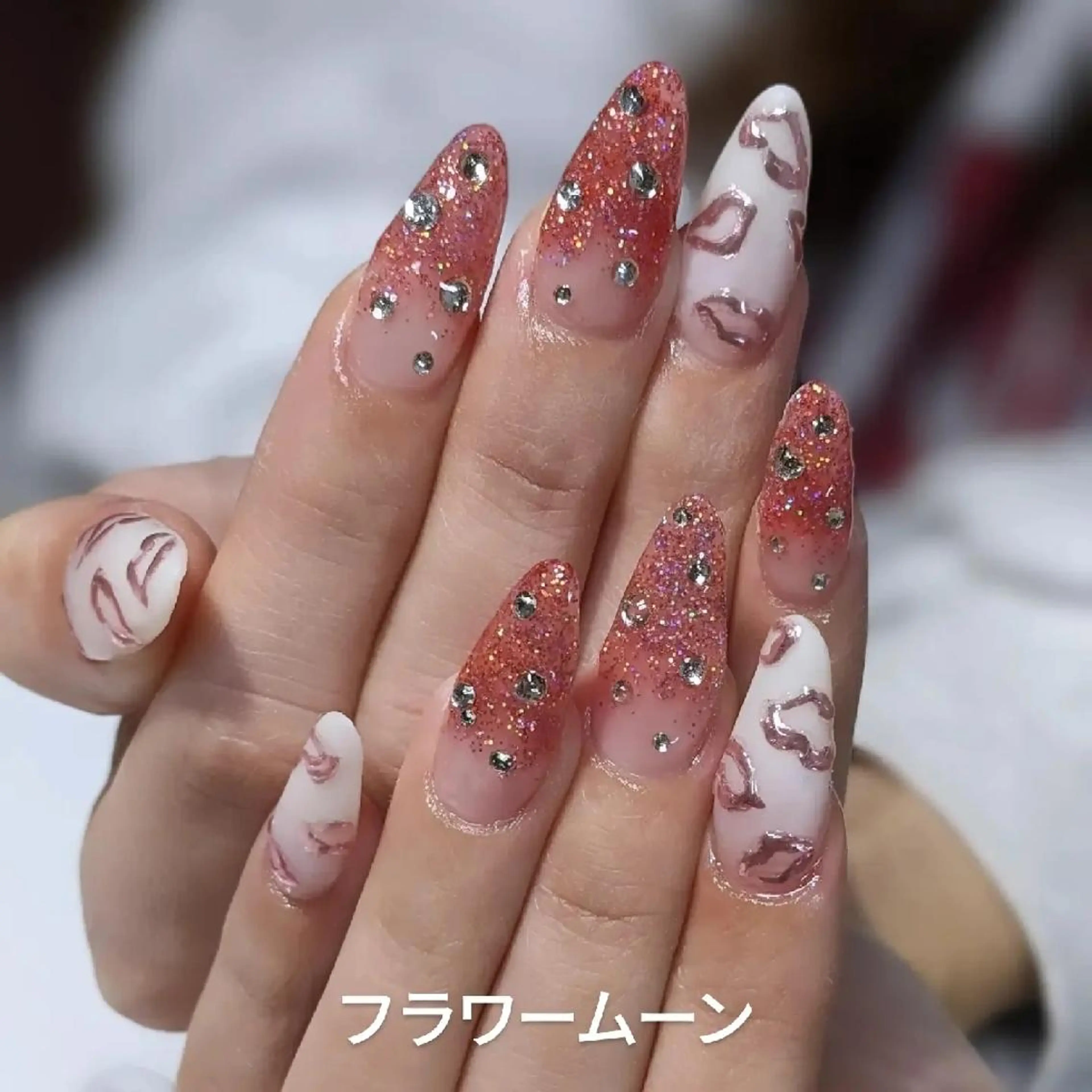 ネイル グラデーション フラワー ムーンのネイルデザイン