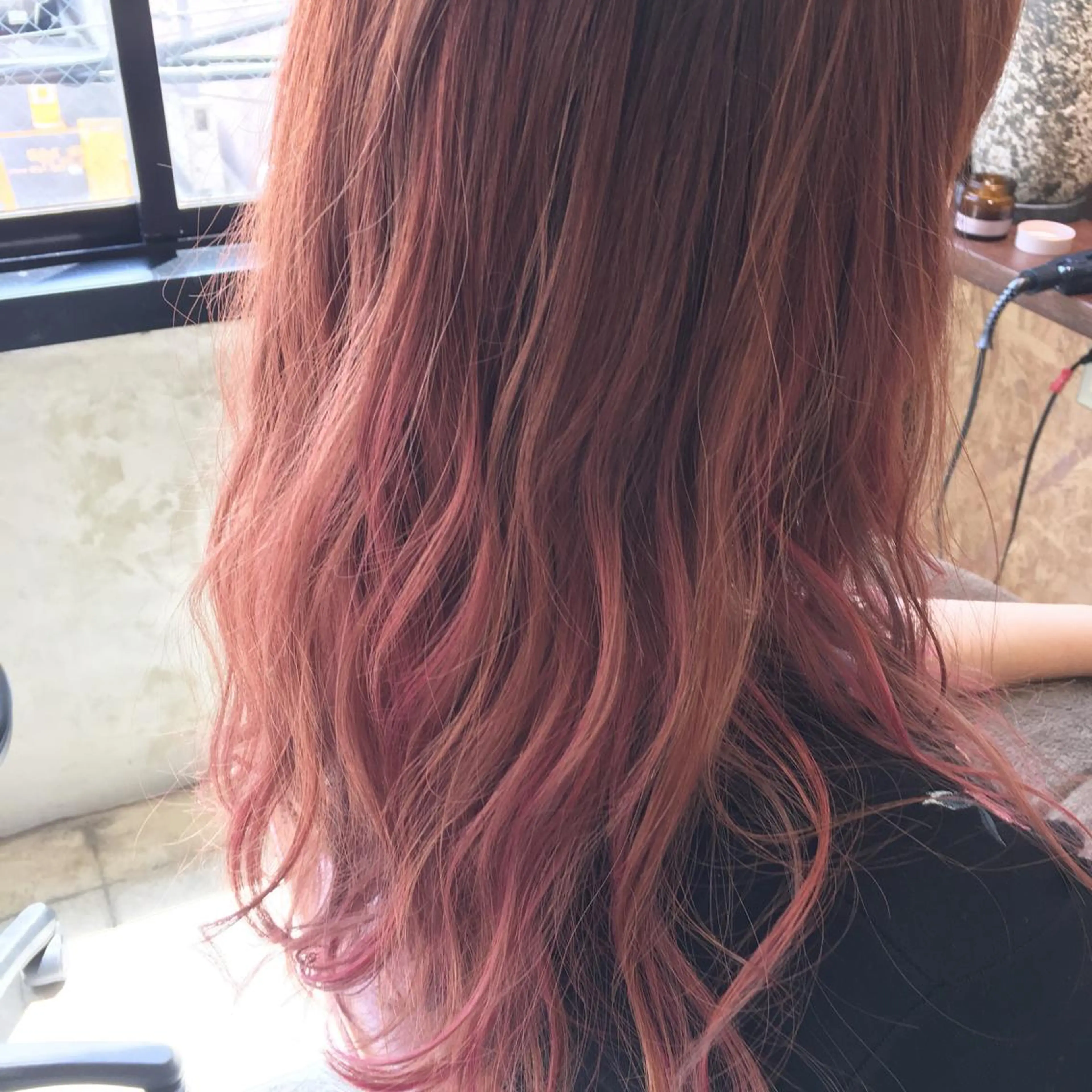 ロング カラー ブリーチ ピンクカラー 落合 優樹のヘアスタイル