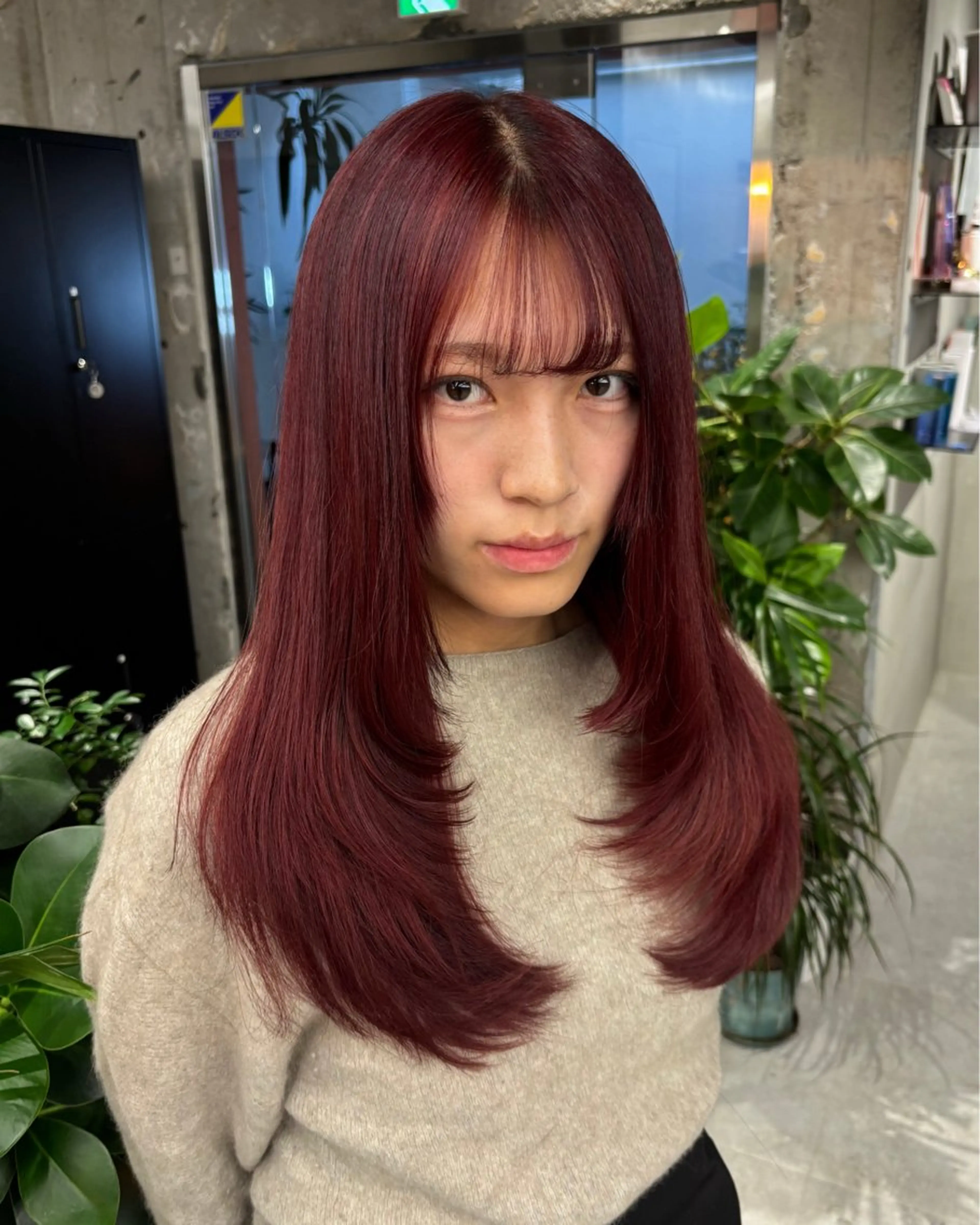 ロング カラー レッドカラー 顔まわりレイヤー 顔周りカット レイヤーカット ほらぐち るいのヘアスタイル