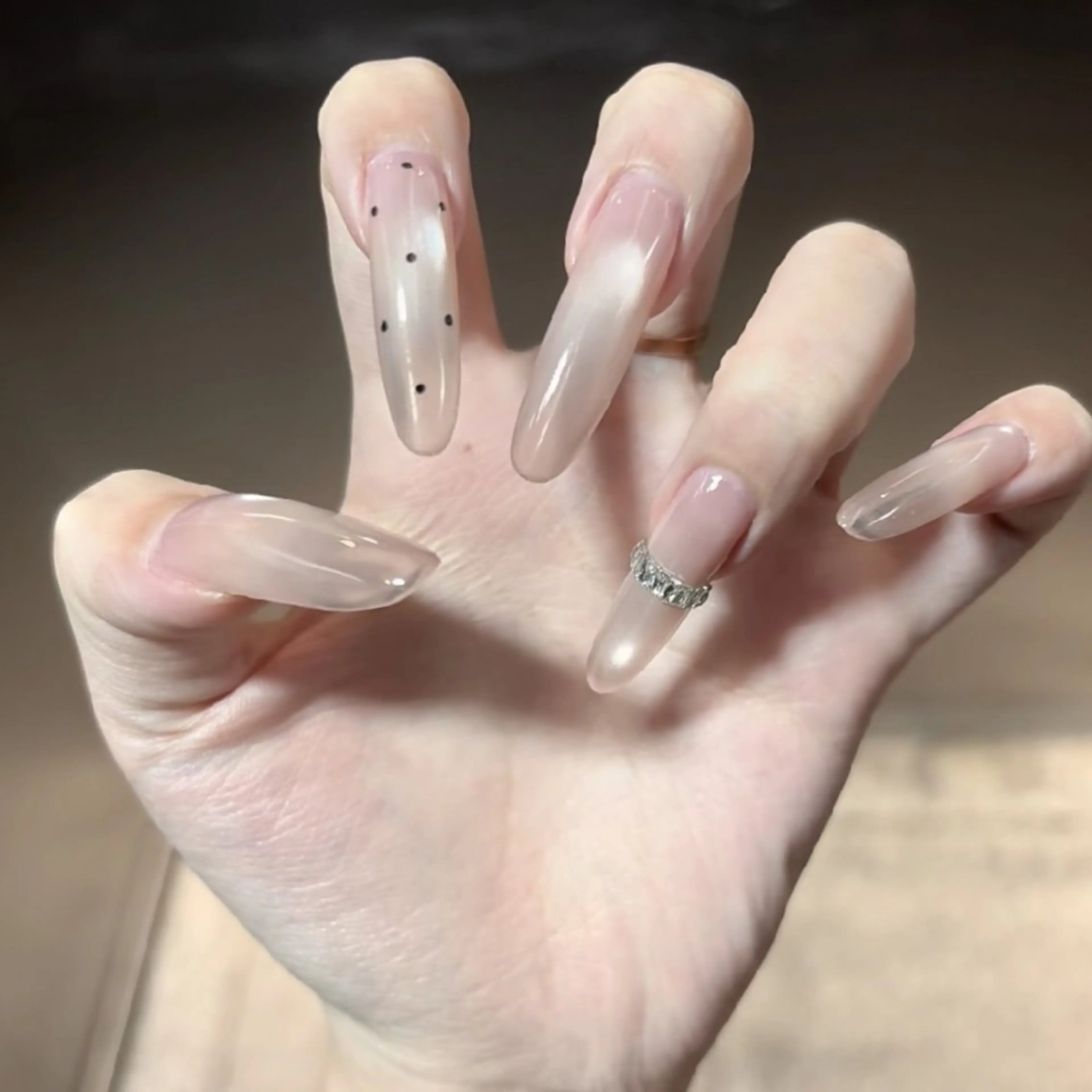 ネイル フレンチネイル ジェルネイル マグネットネイル マグネットフレンチ ニュアンスネイル ハンドネイル Lumière Nail 新大久保のネイルデザイン