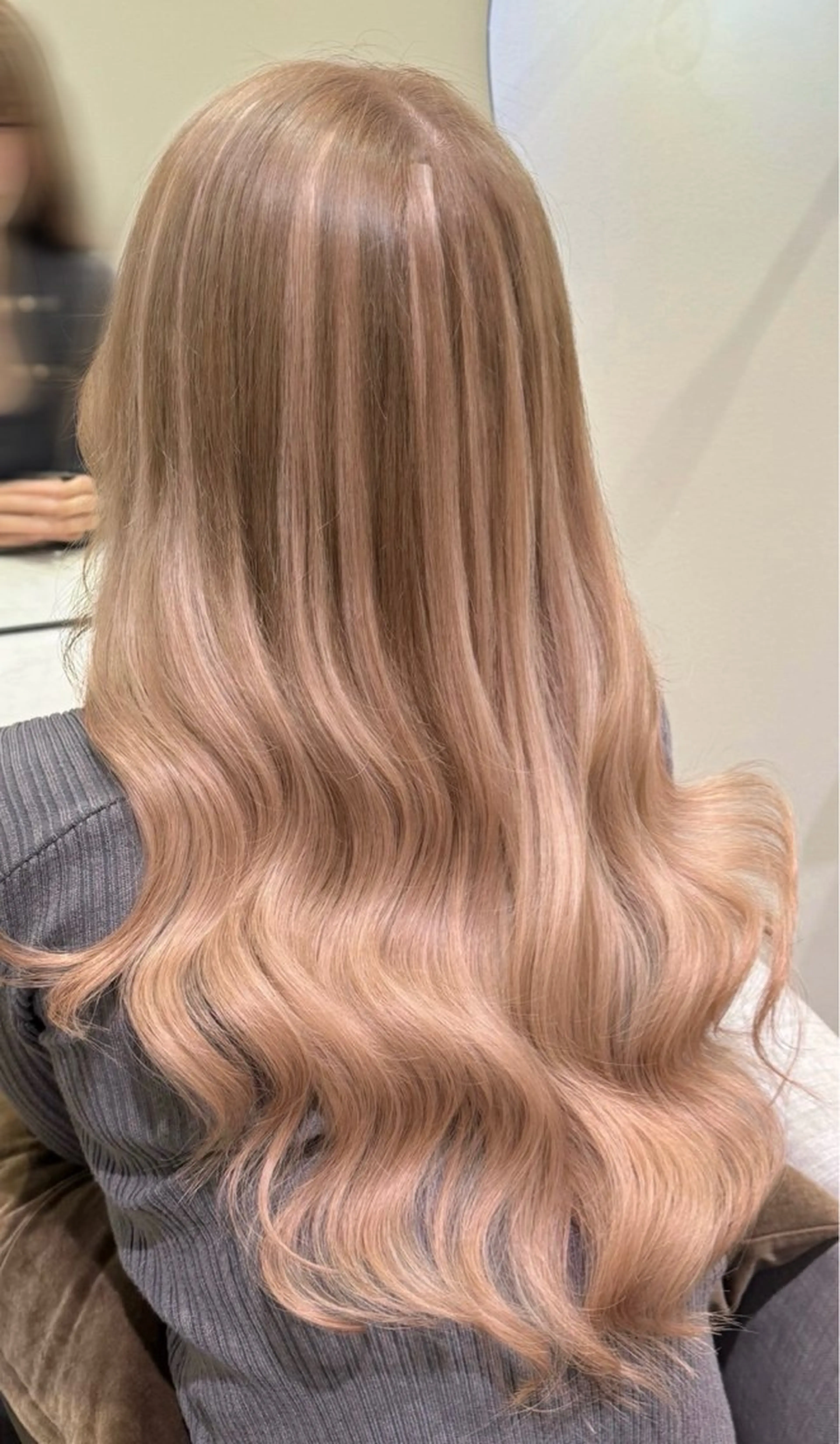 ロング カラー シールエクステ ベージュカラー ハイトーンカラー エクステ LuLuca HairSalonのヘアスタイル