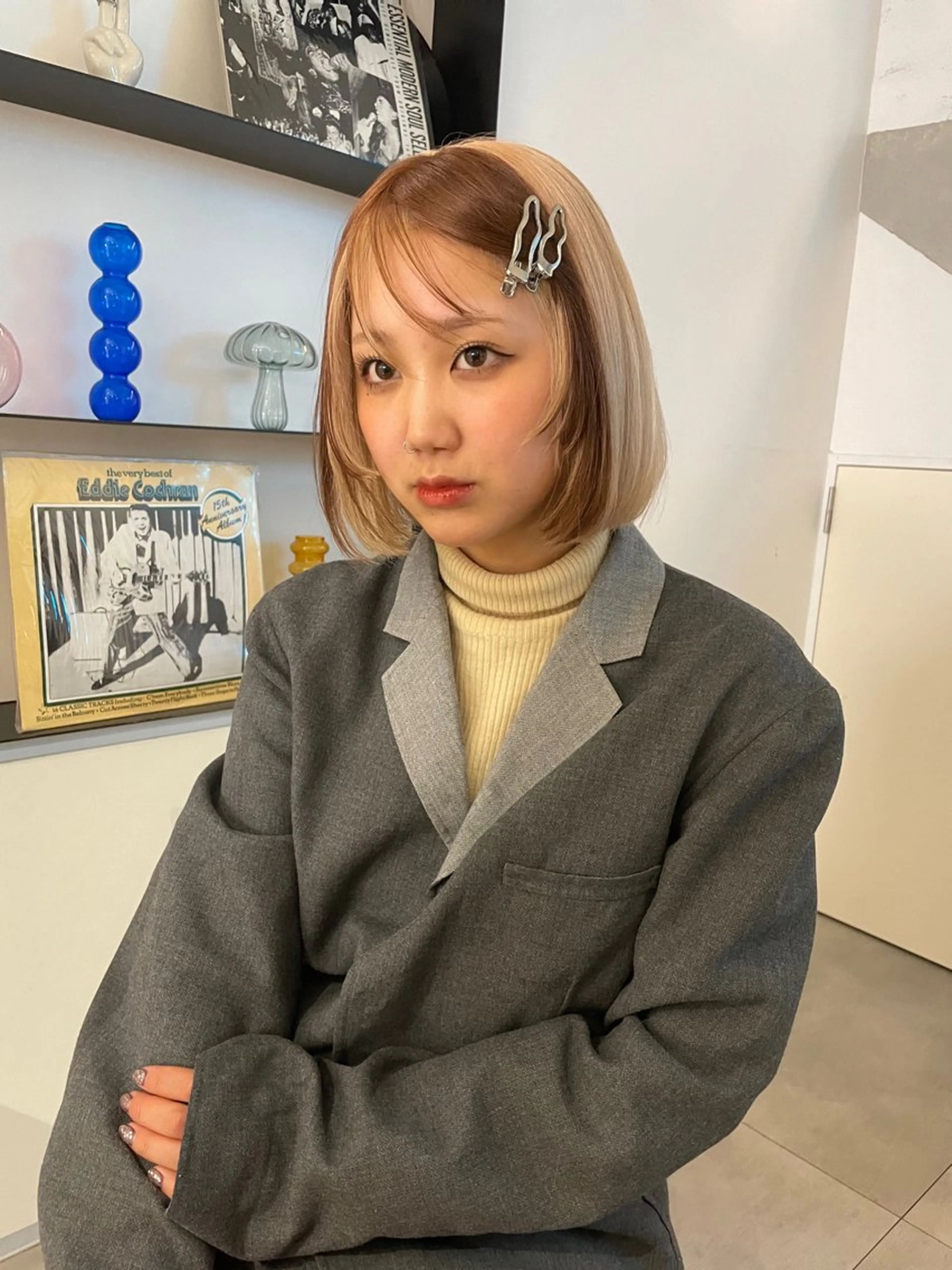 ショート カット ヘアカラー 🎀ボブ＋ハイトーン シュカ👶🏻のヘアスタイル