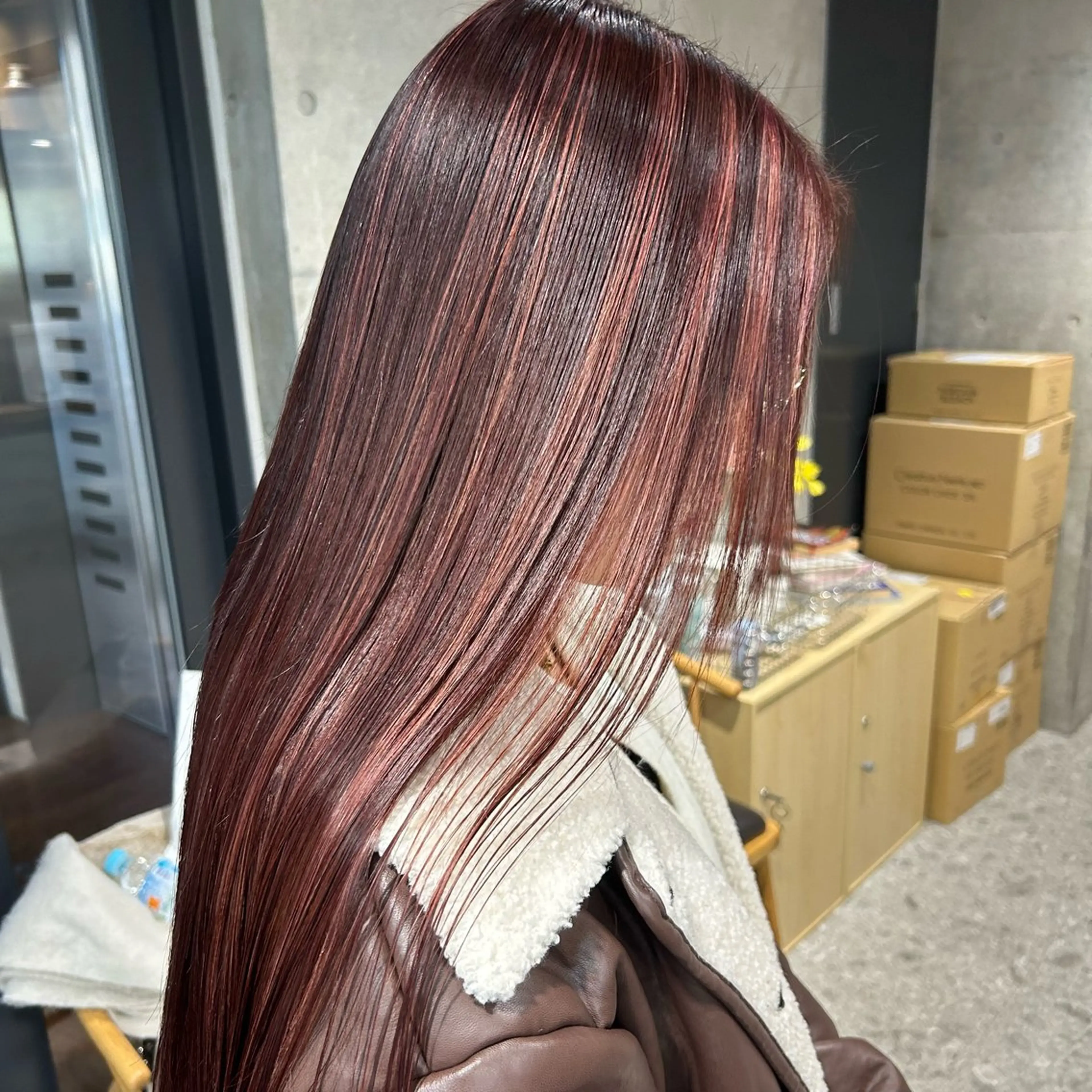 ロング カラー ハイライトカラー レッドカラー ハイライト ヘアカラー 🍎ブリーチカラー 🍎KUREA🍎のヘアスタイル