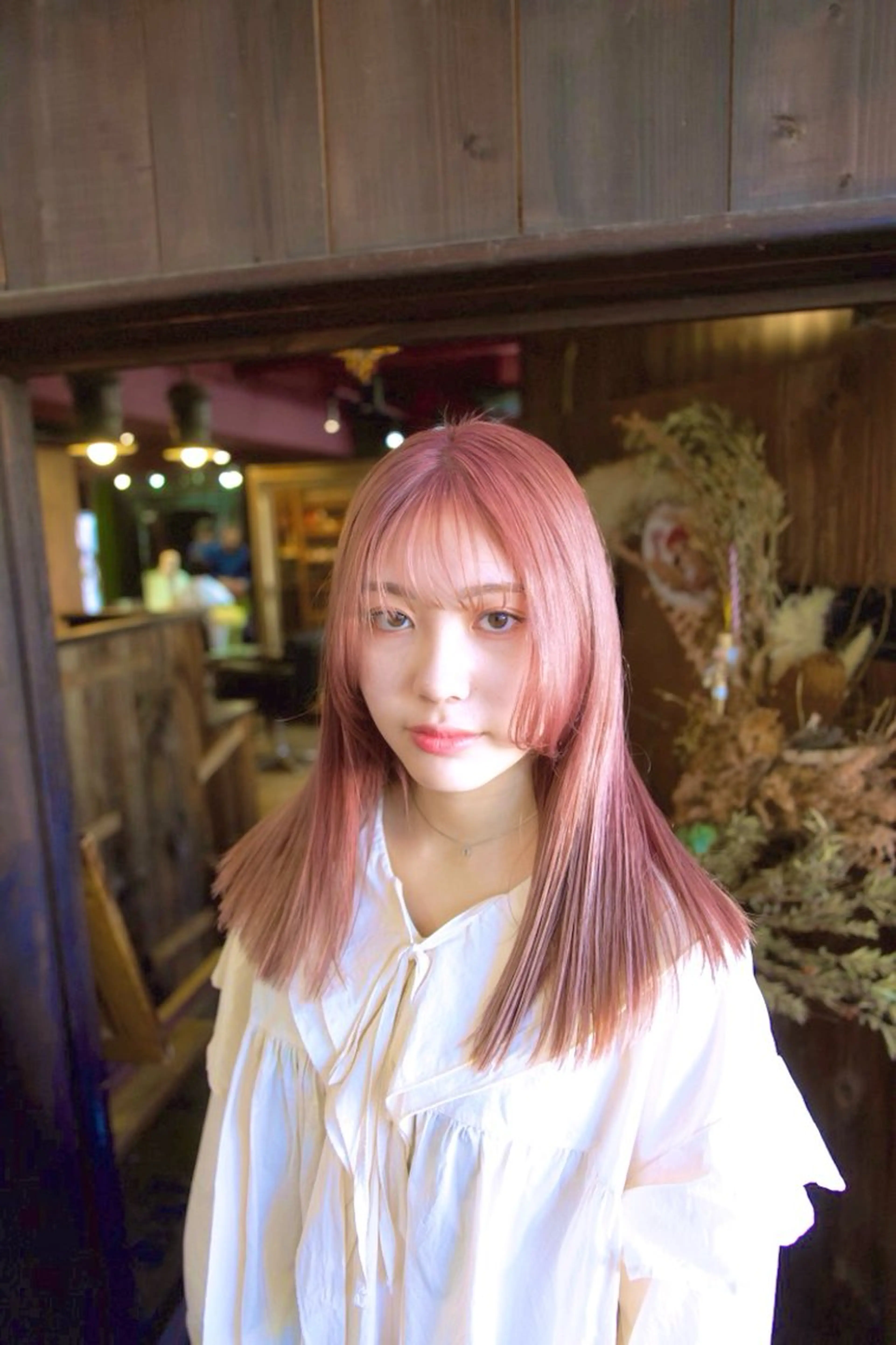 セミロング カラー ブリーチ ピンクカラー カット ヘアカラー トリートメント Armoire所属・安藤悠里/ハイトーン /デザインカラーのヘアスタイル