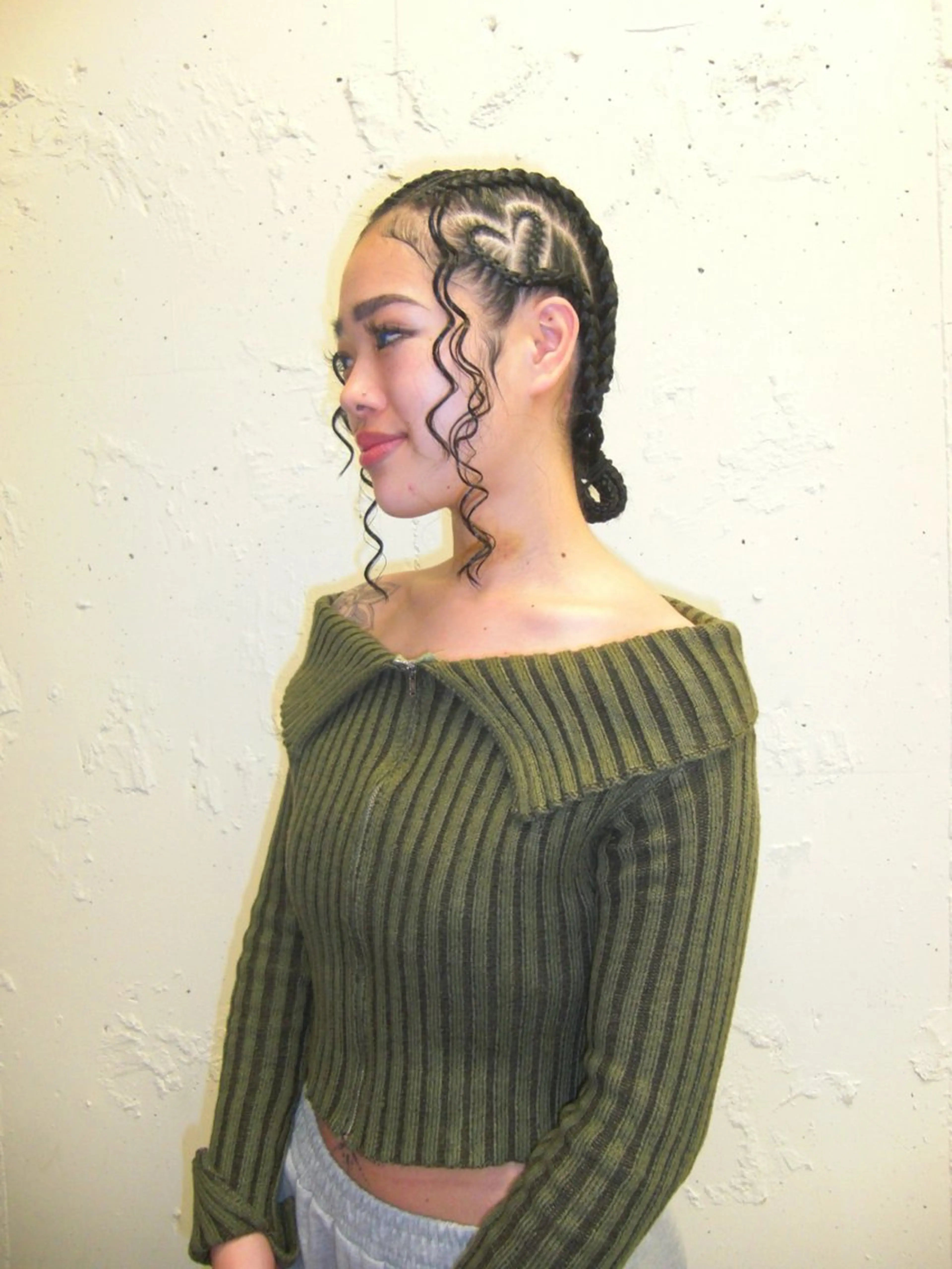 ミディアム ヘアアレンジ エクステ ヘアセット コーンロウ／ブレイズ SYUのヘアスタイル