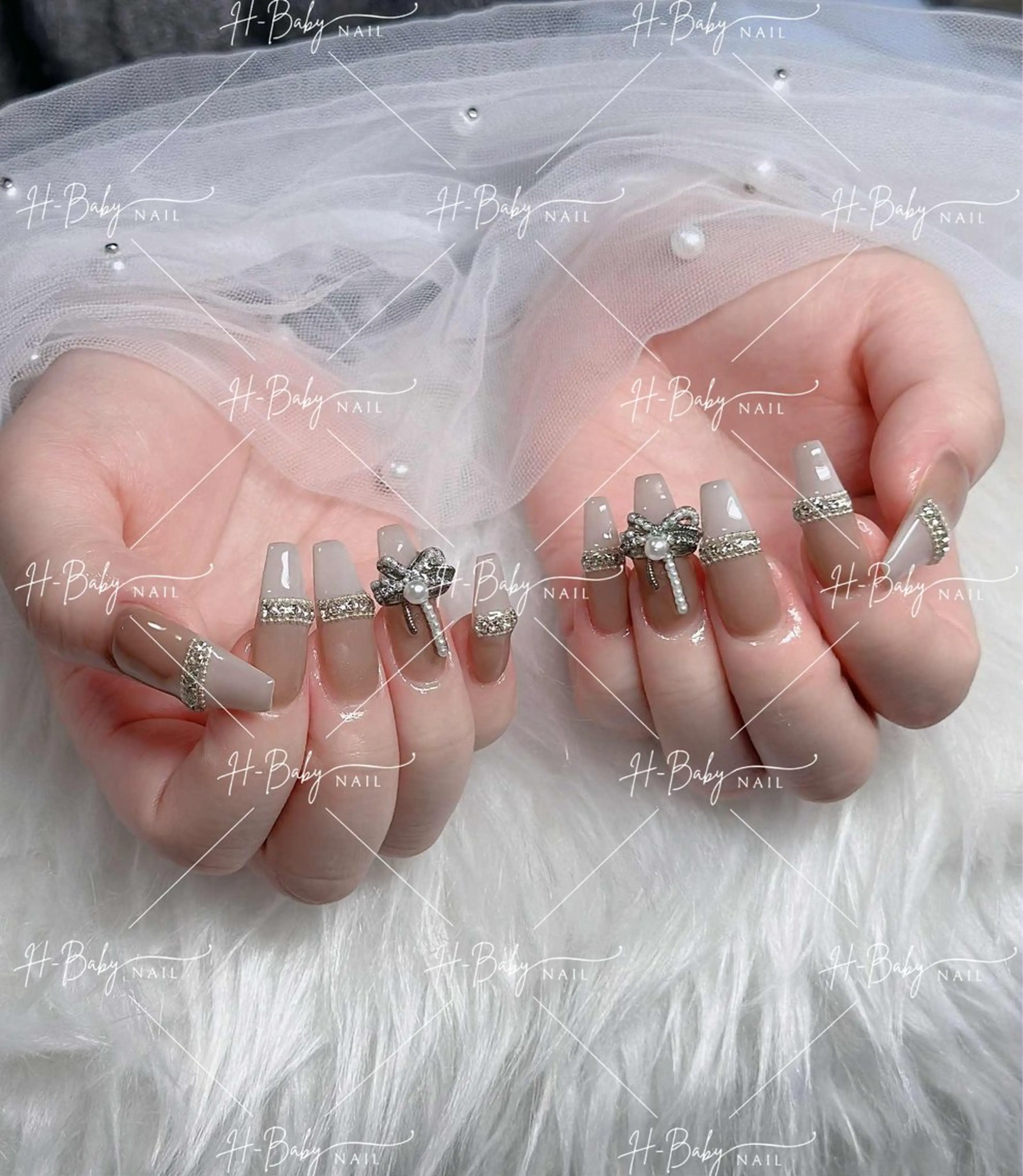 ネイル フレンチネイル ジェルネイル ガラスフレンチ ハロウィン ハート ハンドネイル H.baby Nail Salonのネイルデザイン