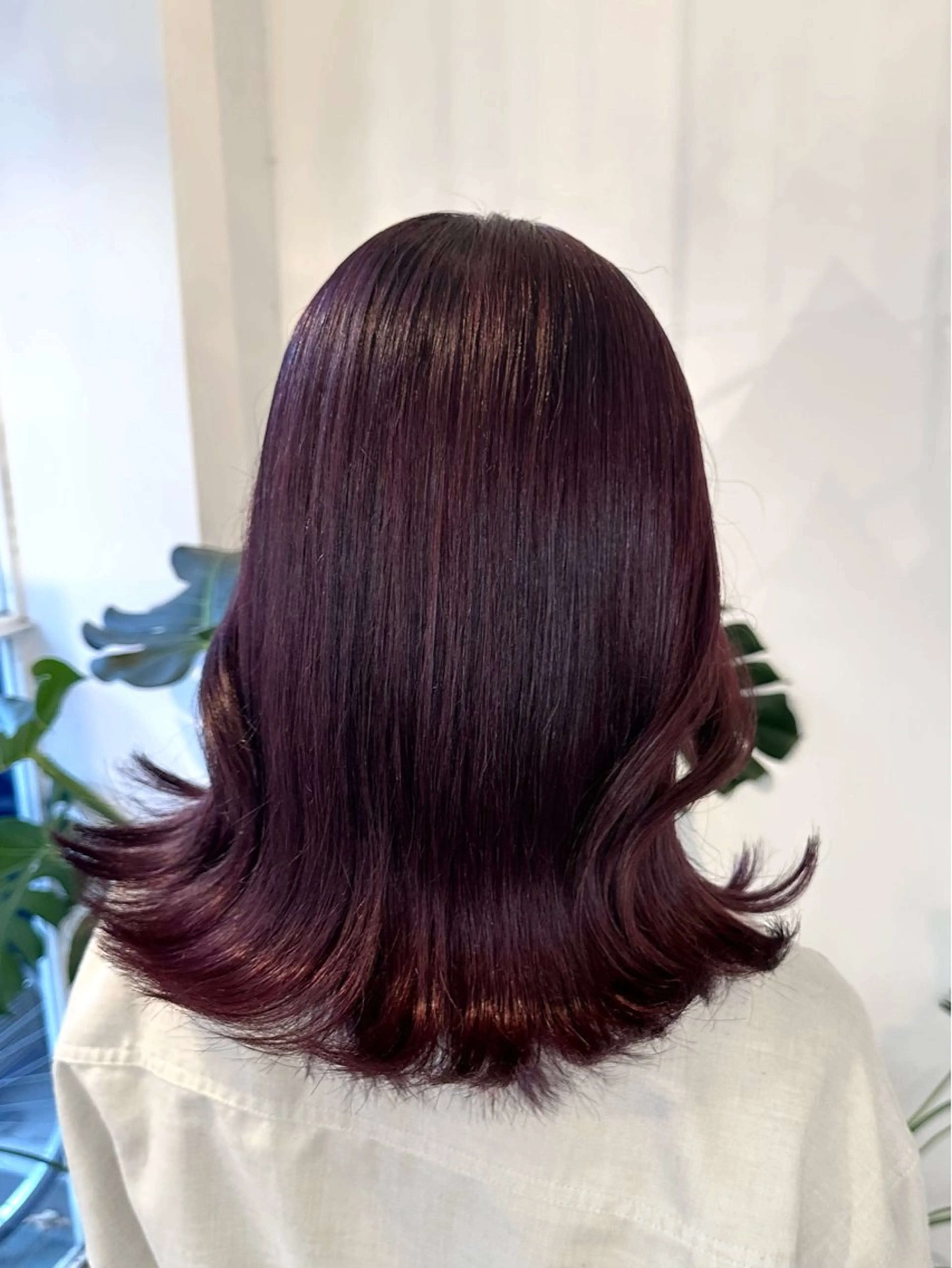 ミディアム カラー アッシュ ベージュカラー ブリーチ ブラウンカラー カシス 堀江/レイヤーカット 𝒀𝑼𝑻𝑶のヘアスタイル