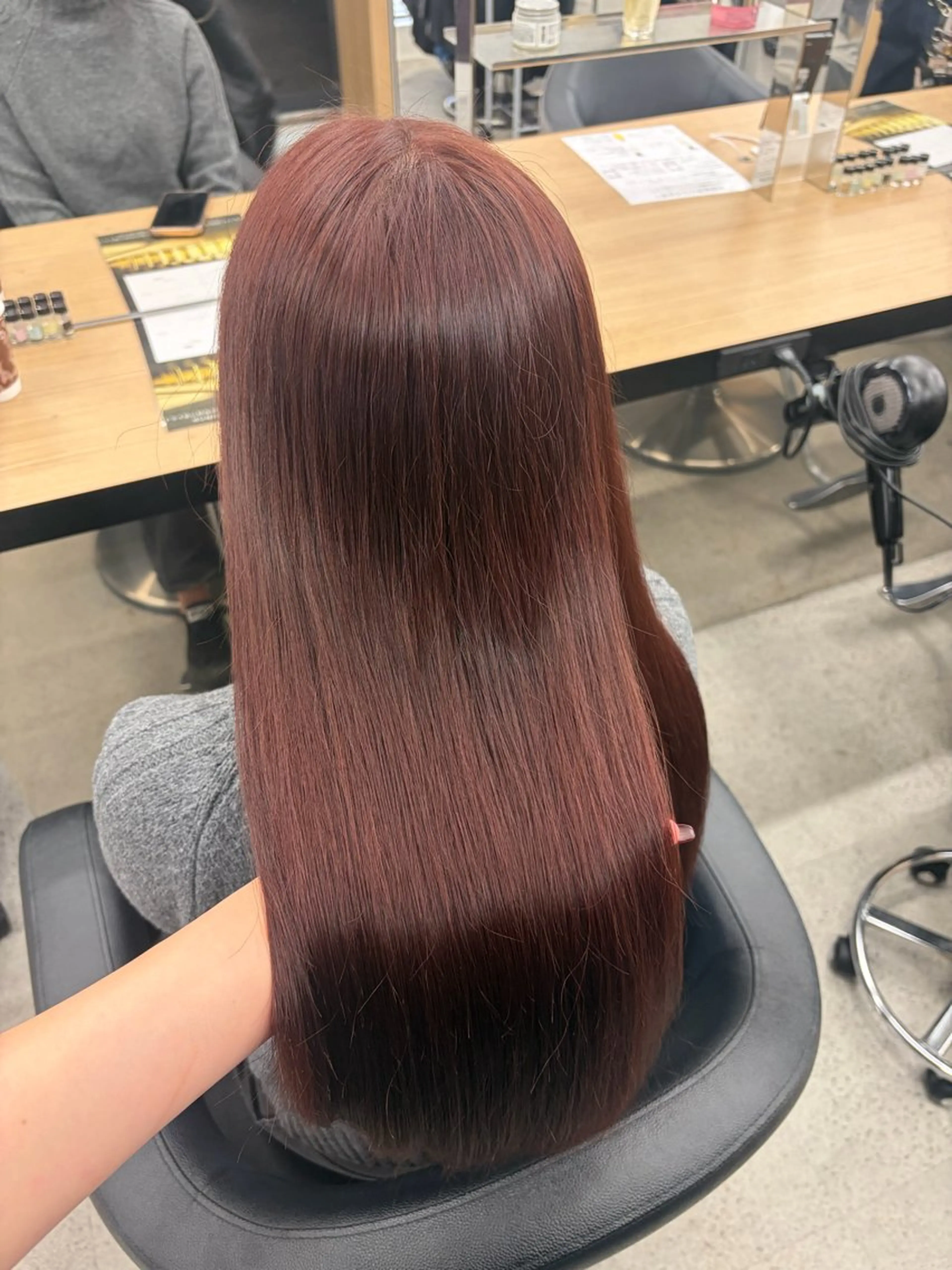 ロング カラー ブリーチ 髪質改善 トリートメント ヘアカラー 💗愛され暖色💗 ピンク/レッド💗のヘアスタイル