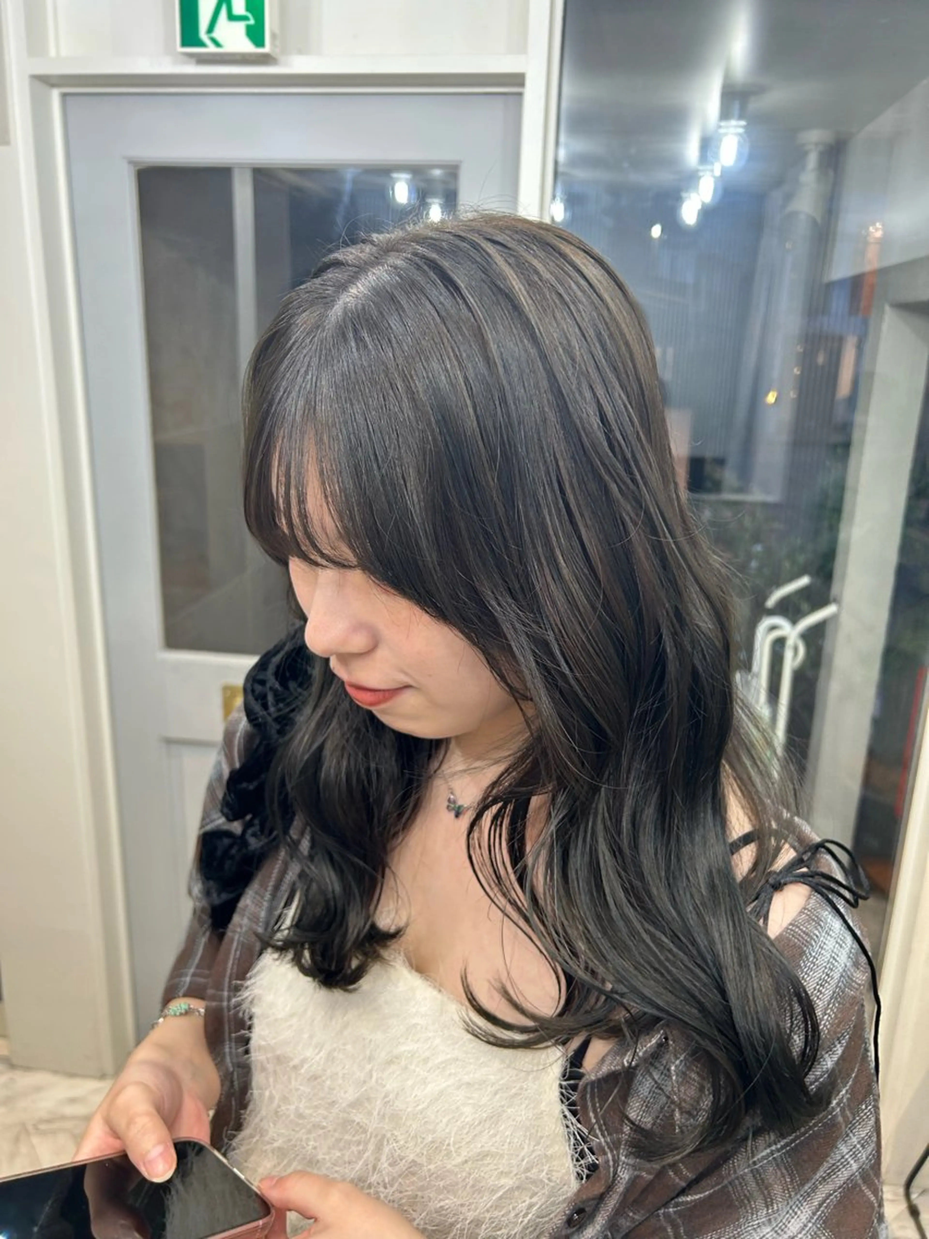 ロング ヘアカラー トリートメント LOE所属・LOE Yuuka/42🩵のヘアスタイル