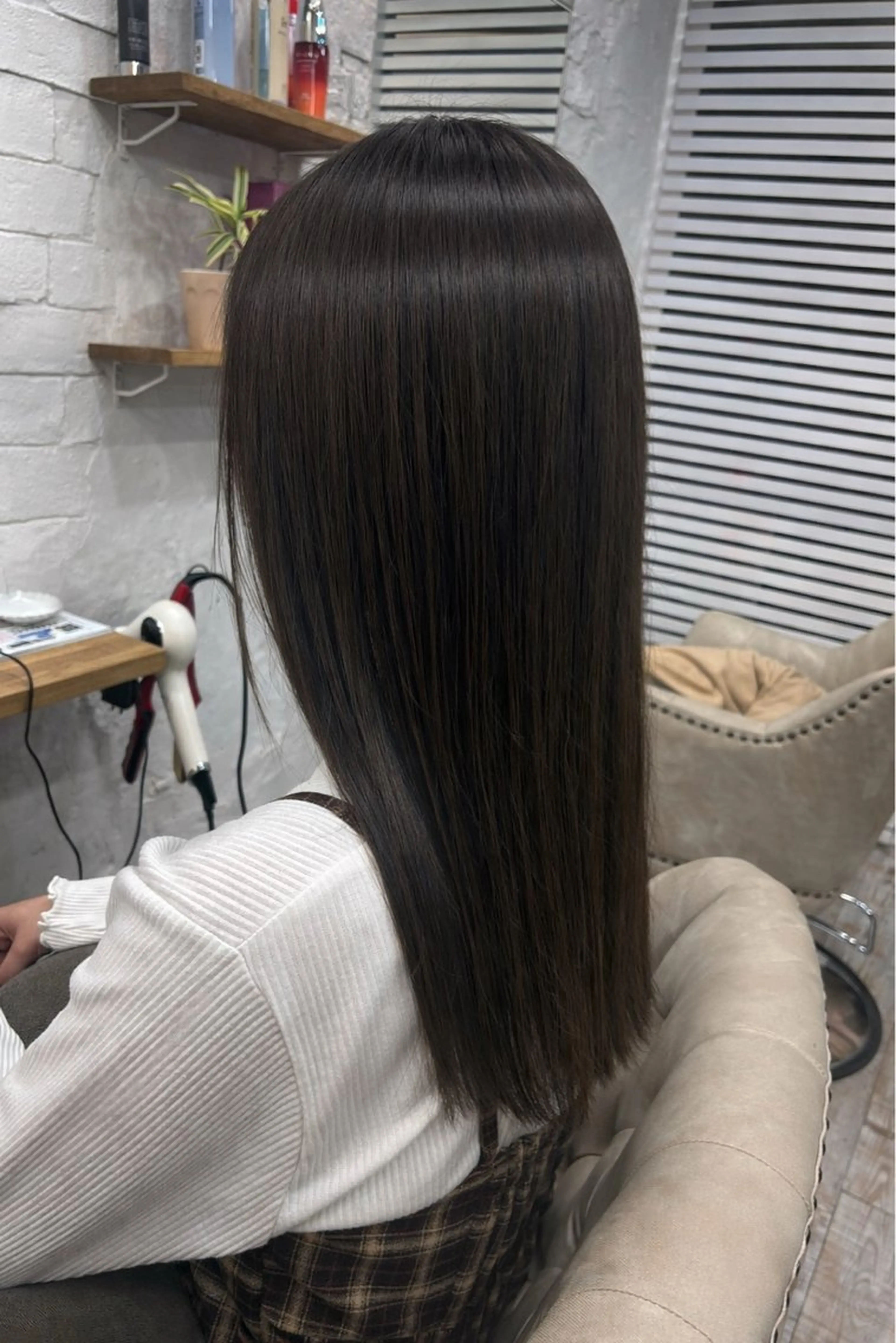 ロング カラー グレージュ イルミナカラー 山崎 更紗のヘアスタイル