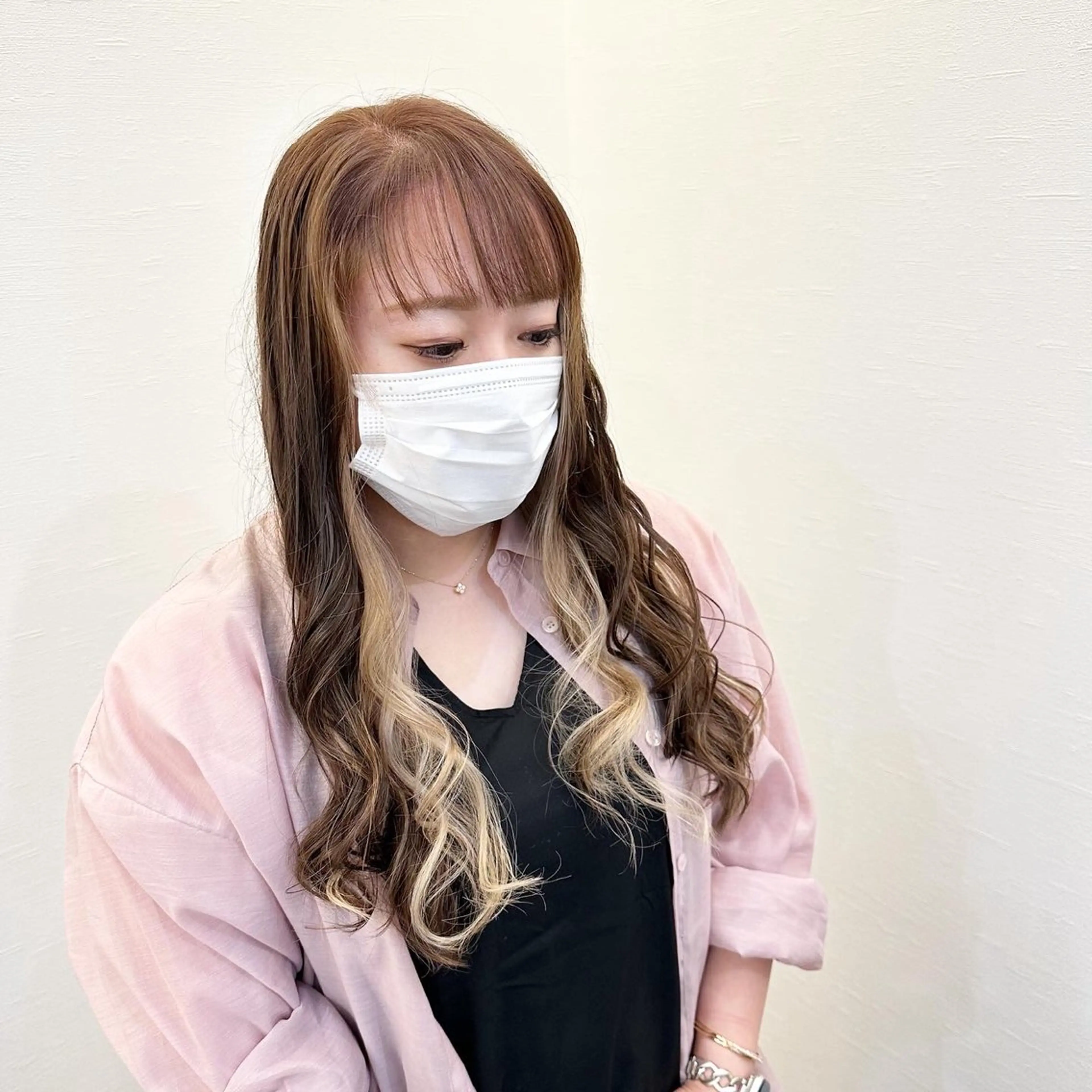 カラー Ruang所属・ツノガイ エリのヘアスタイル