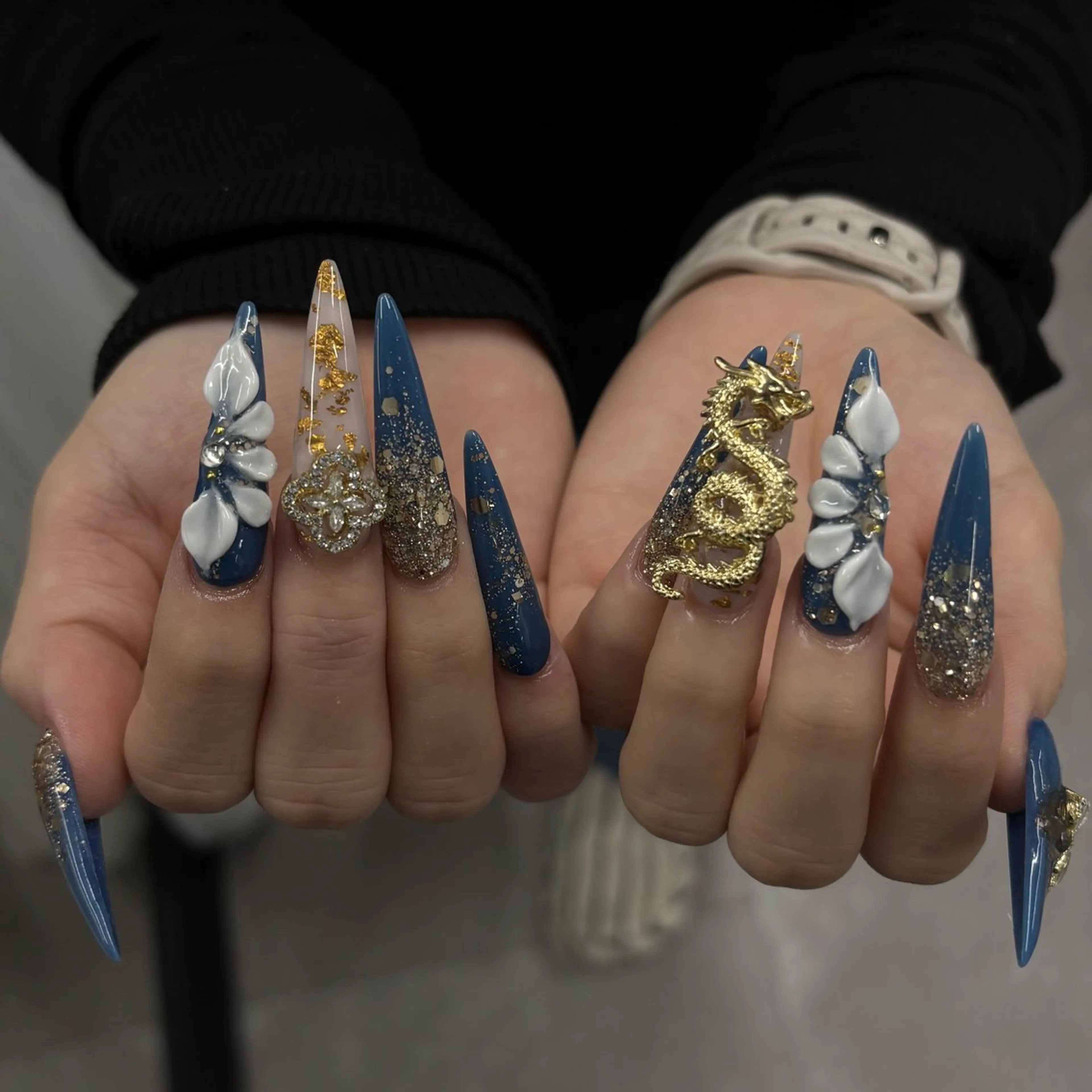 ネイル アートネイル 成人式 ハンドネイル Lavia❄️ kahoのネイルデザイン