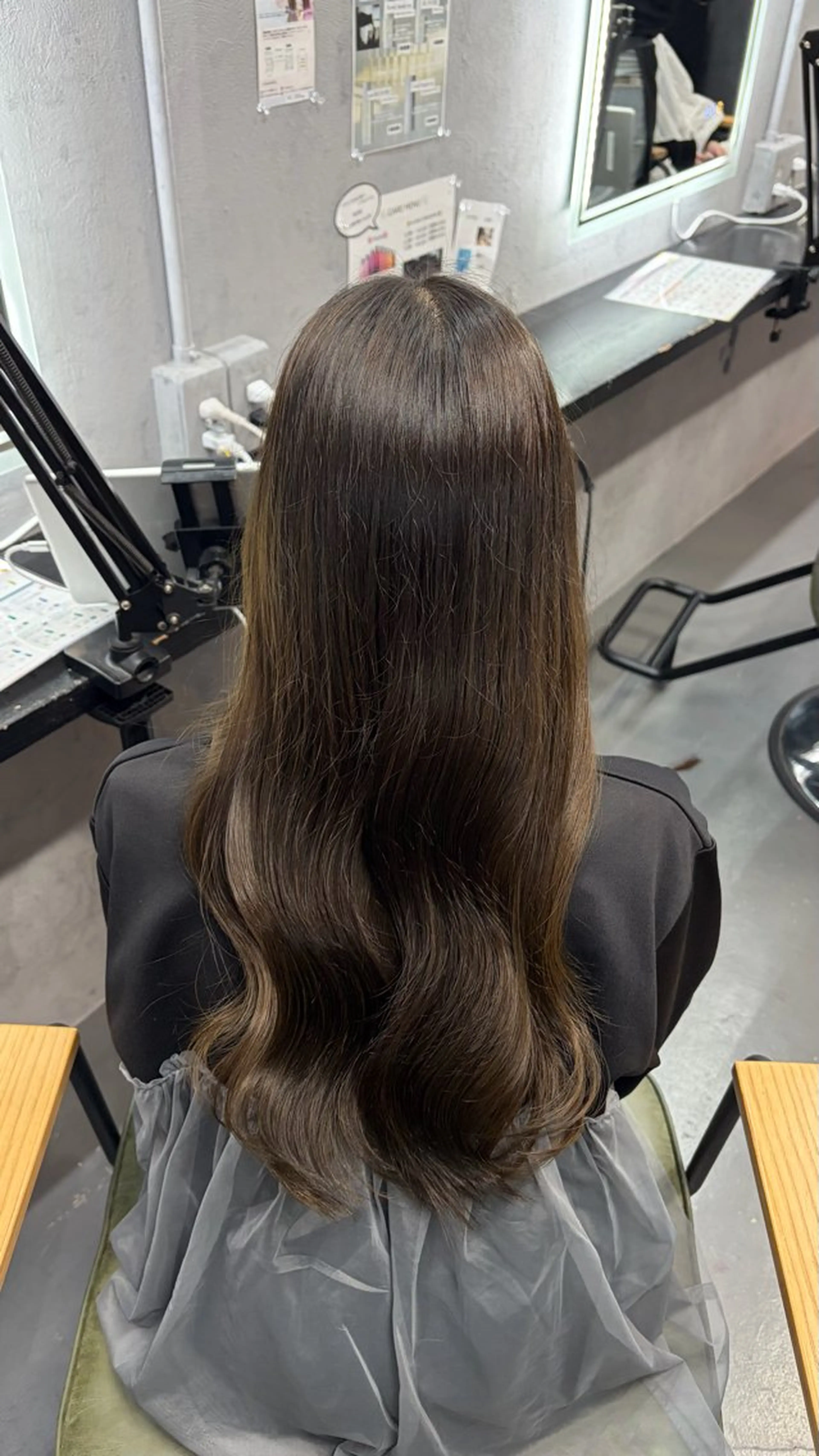 ロング カラー ベージュカラー やぶかみ りんのヘアスタイル