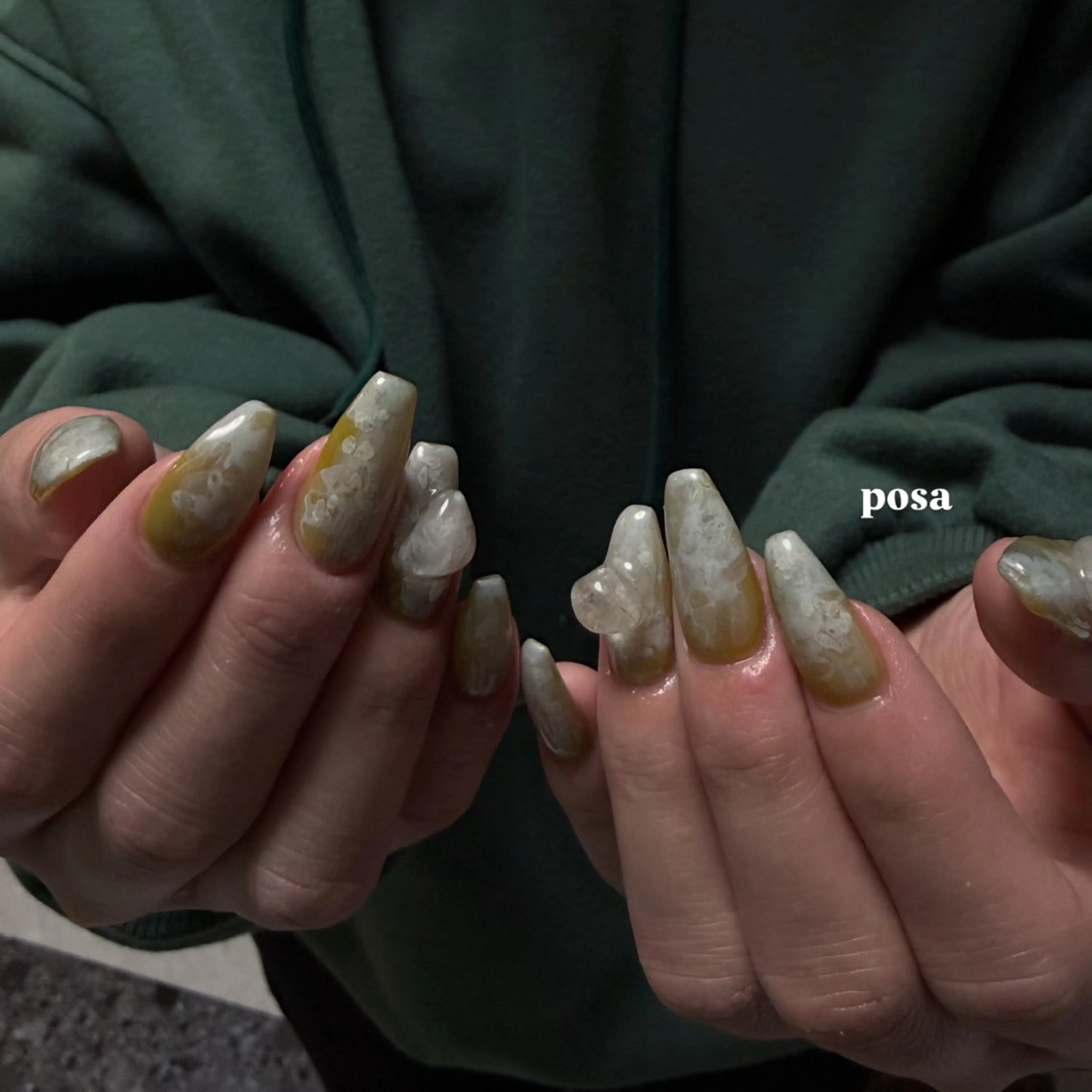 ネイル グリーン ニュアンスネイル シンプルネイル ハンドネイル posa nail モエミのネイルデザイン