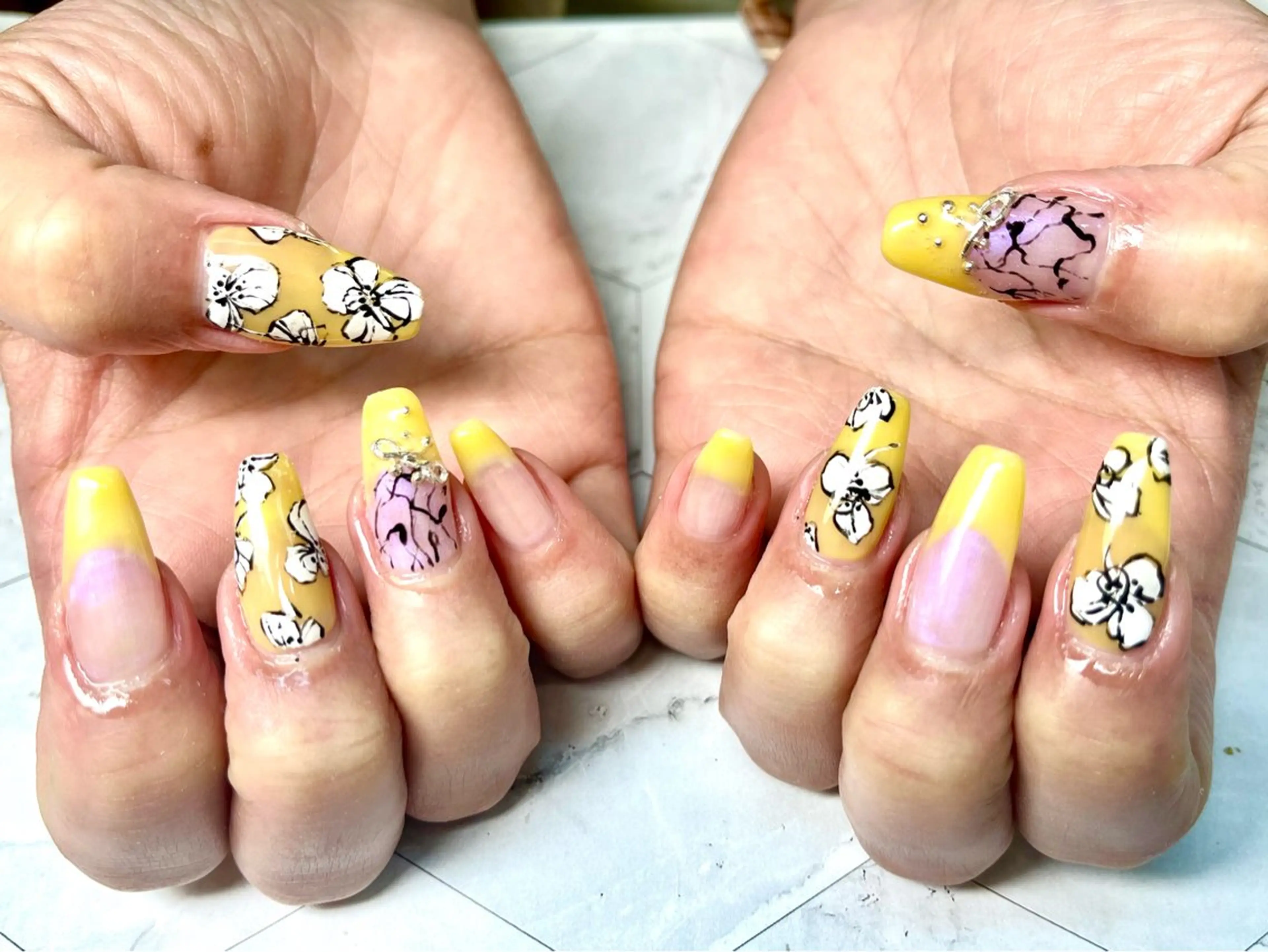 ネイル Queennail 北堀江megumiのネイルデザイン