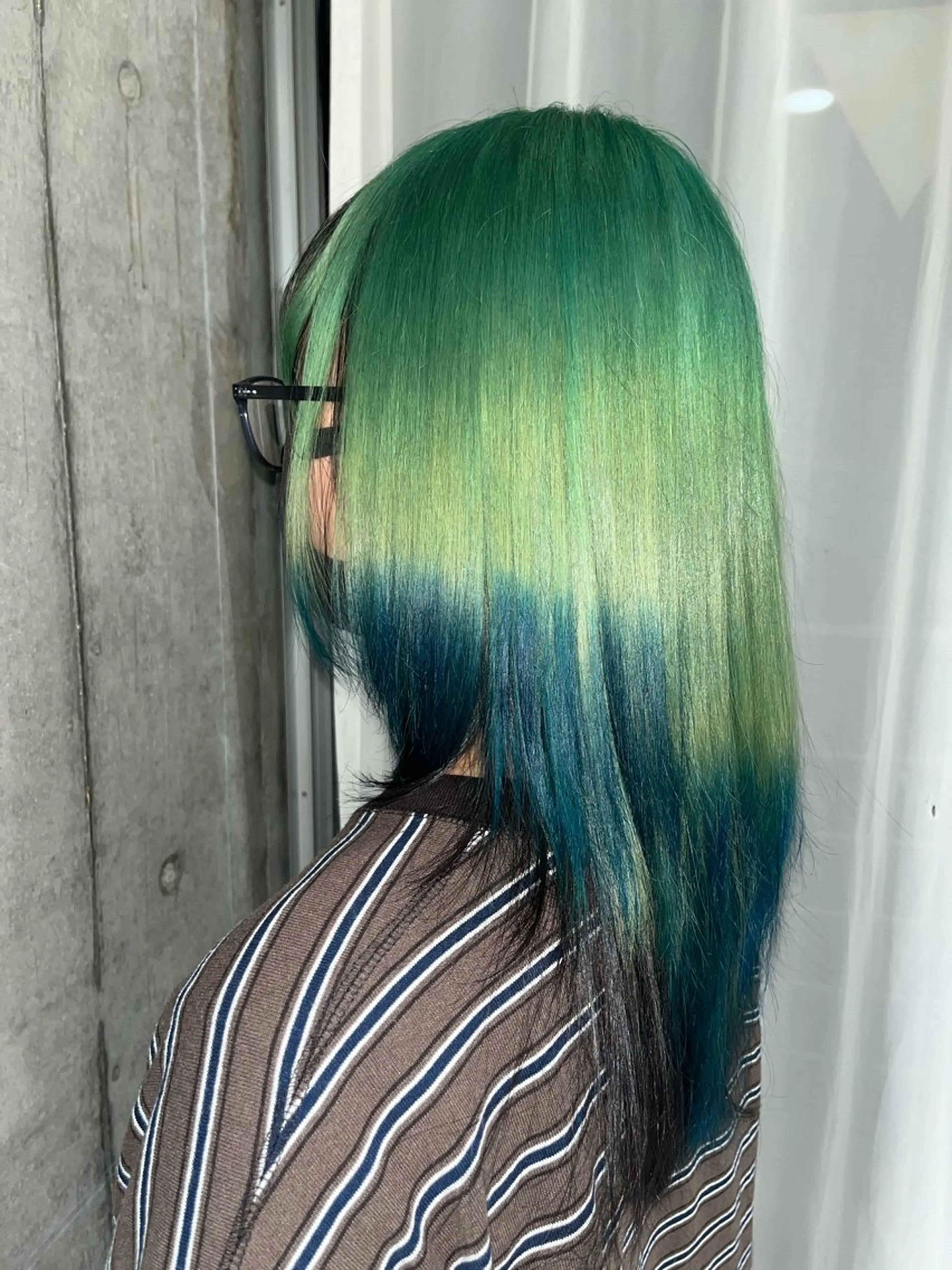 セミロング カラー ブルーカラー 小林実愛/ ハイトーン/心斎橋/のヘアスタイル