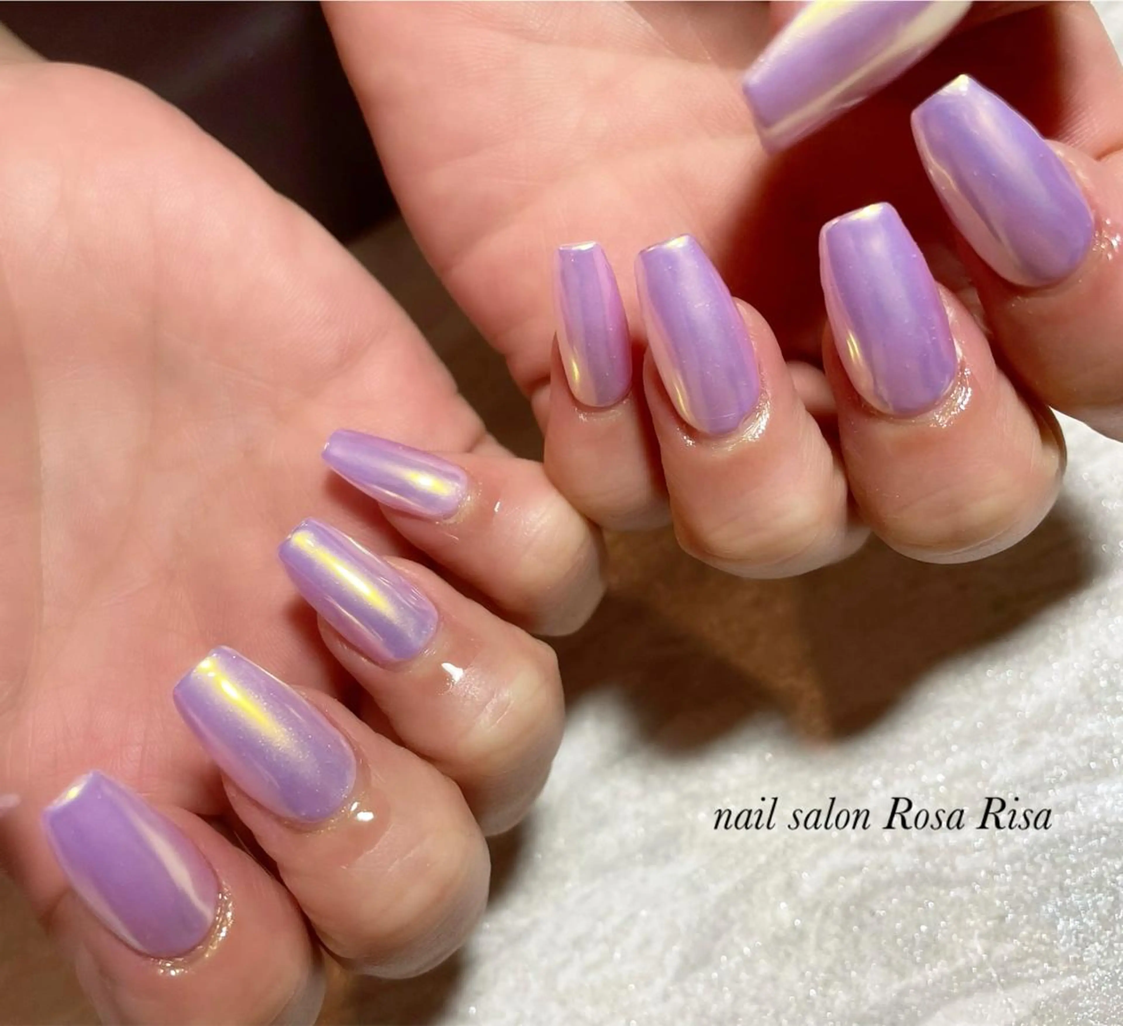 セミロング ネイル オーロラネイル ミラーネイル ピンク ネイルスタジオ シェイクユアハンズのネイルデザイン