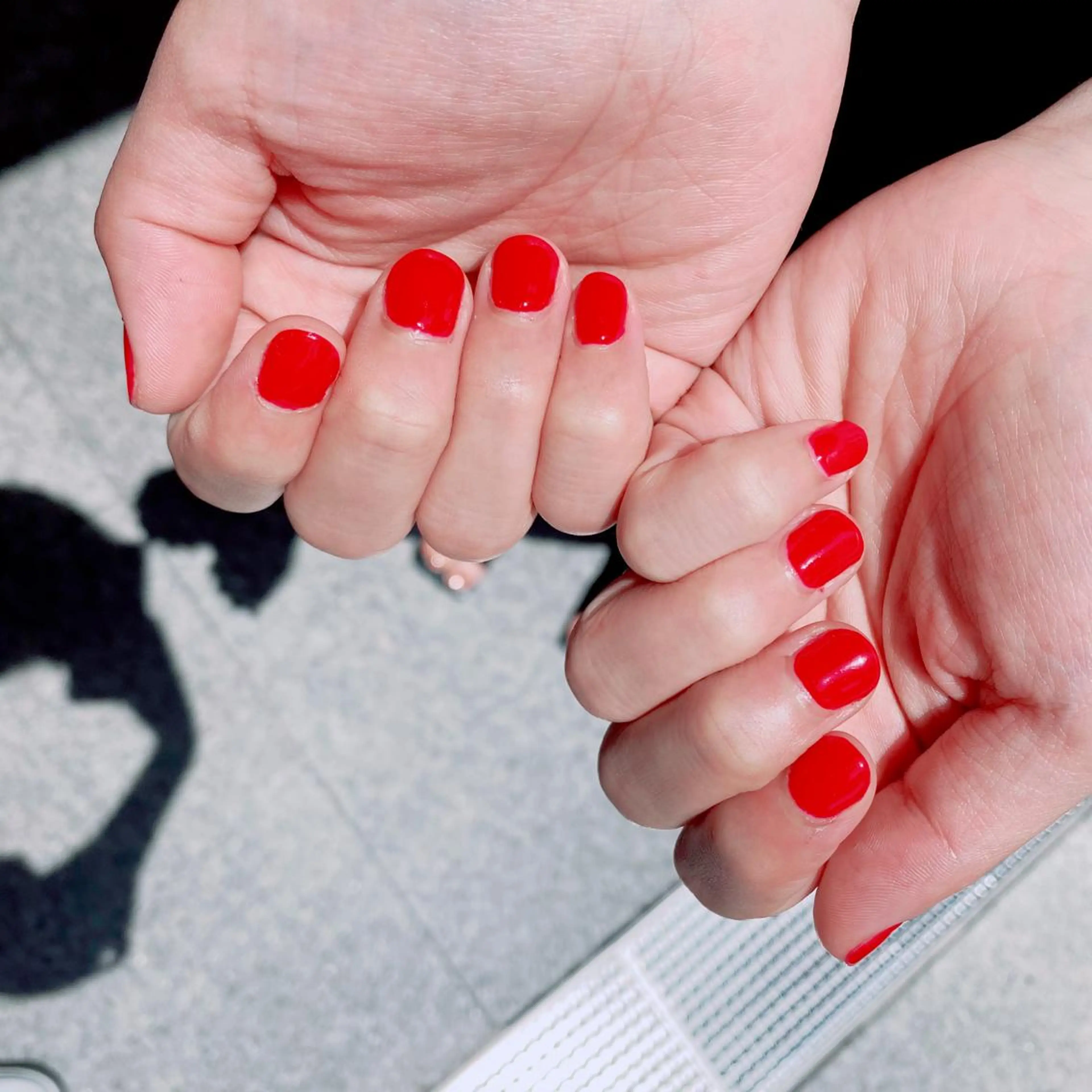 ネイル ジェルネイル ワンカラーネイル パラジェル 赤色 ハンドネイル 関谷 真登佳のネイルデザイン