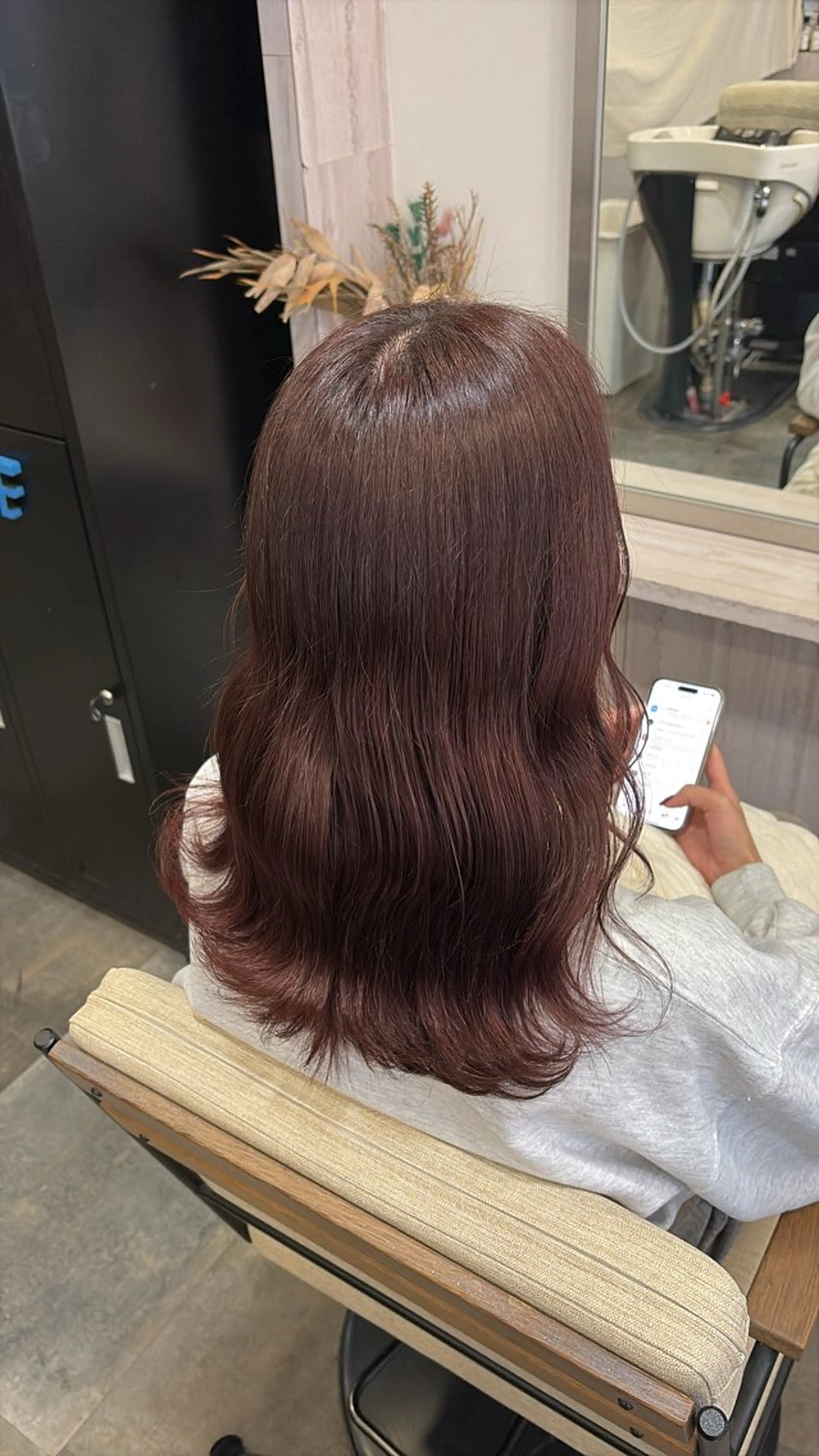 セミロング ヘアカラー 坂 美来乃のヘアスタイル