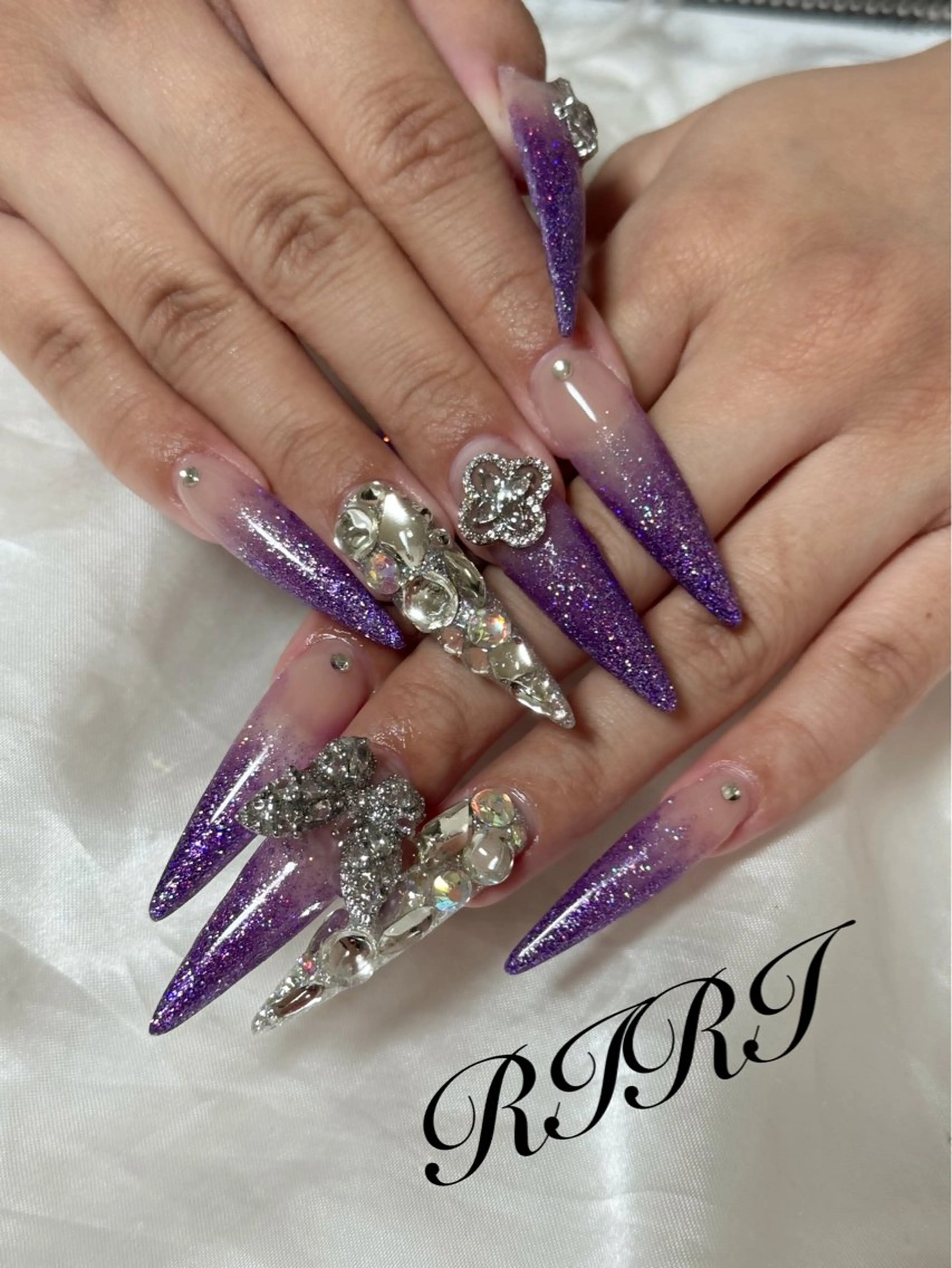 ネイル フラッシュネイル ジェルネイル ロングネイル パープル スカルプネイル riri オーナーのネイルデザイン