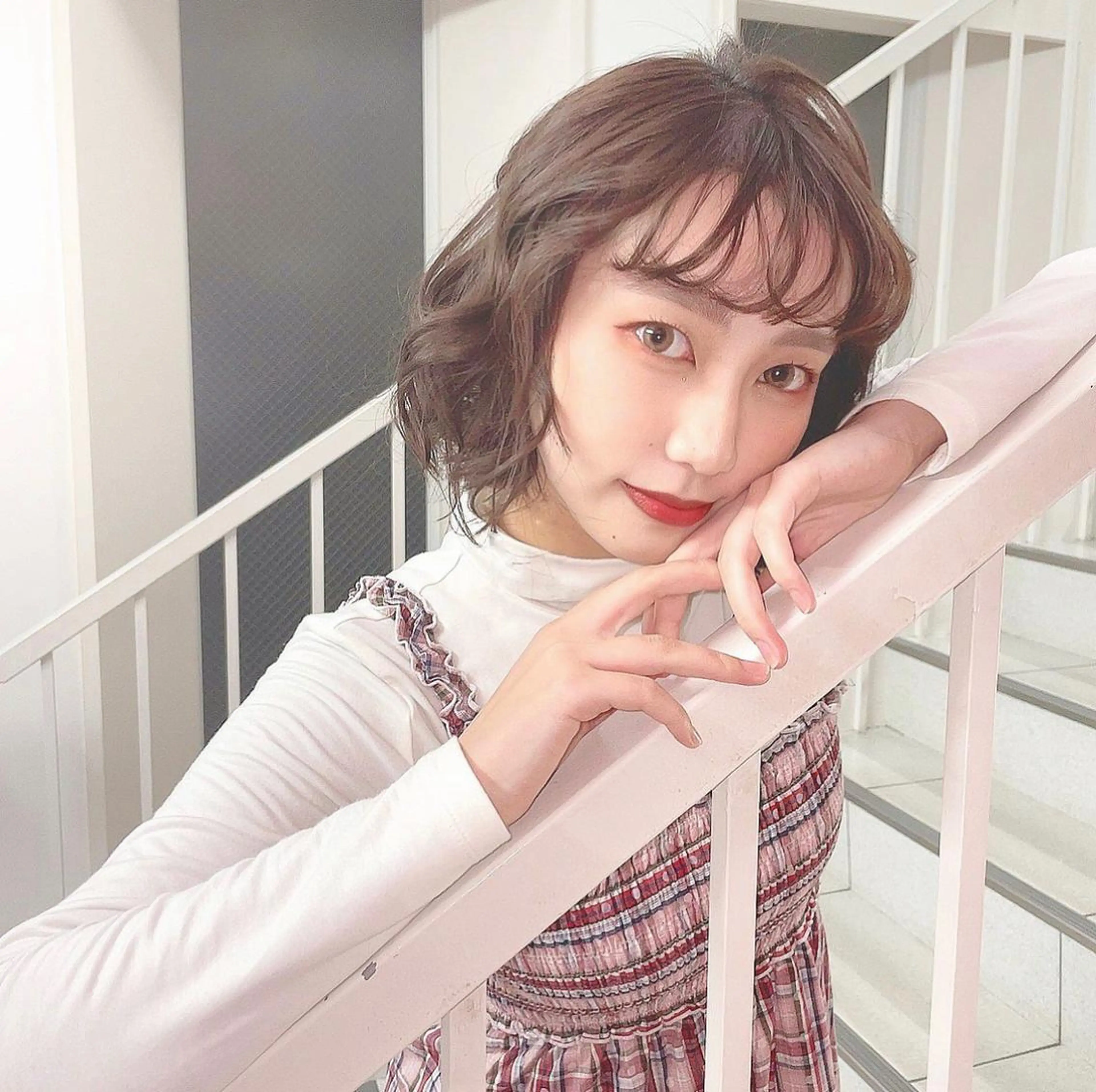 ショート パーマ ヘアアレンジ miwa♡暖色カラー 盛れる顔周り.ヘアメのヘアスタイル