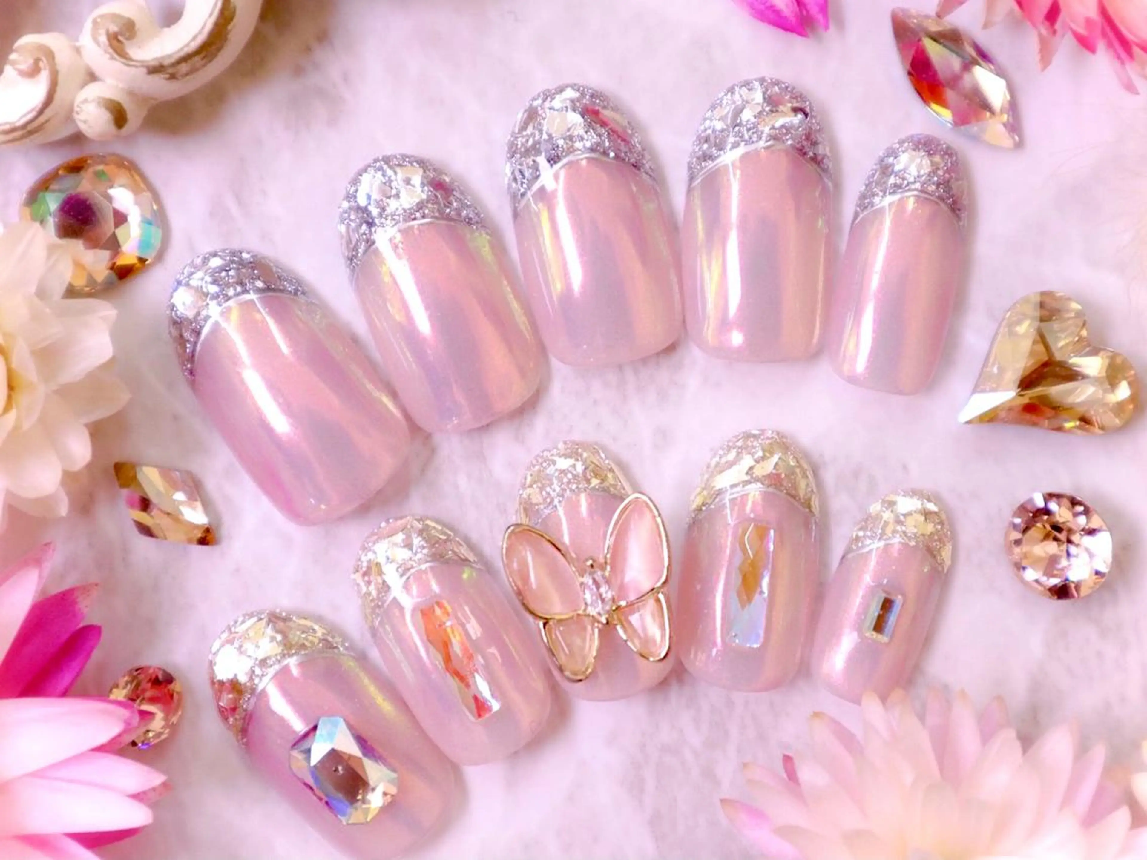 ネイル フレンチネイル ガラスフレンチ Vogusty's Nail 鶴見店のネイルデザイン