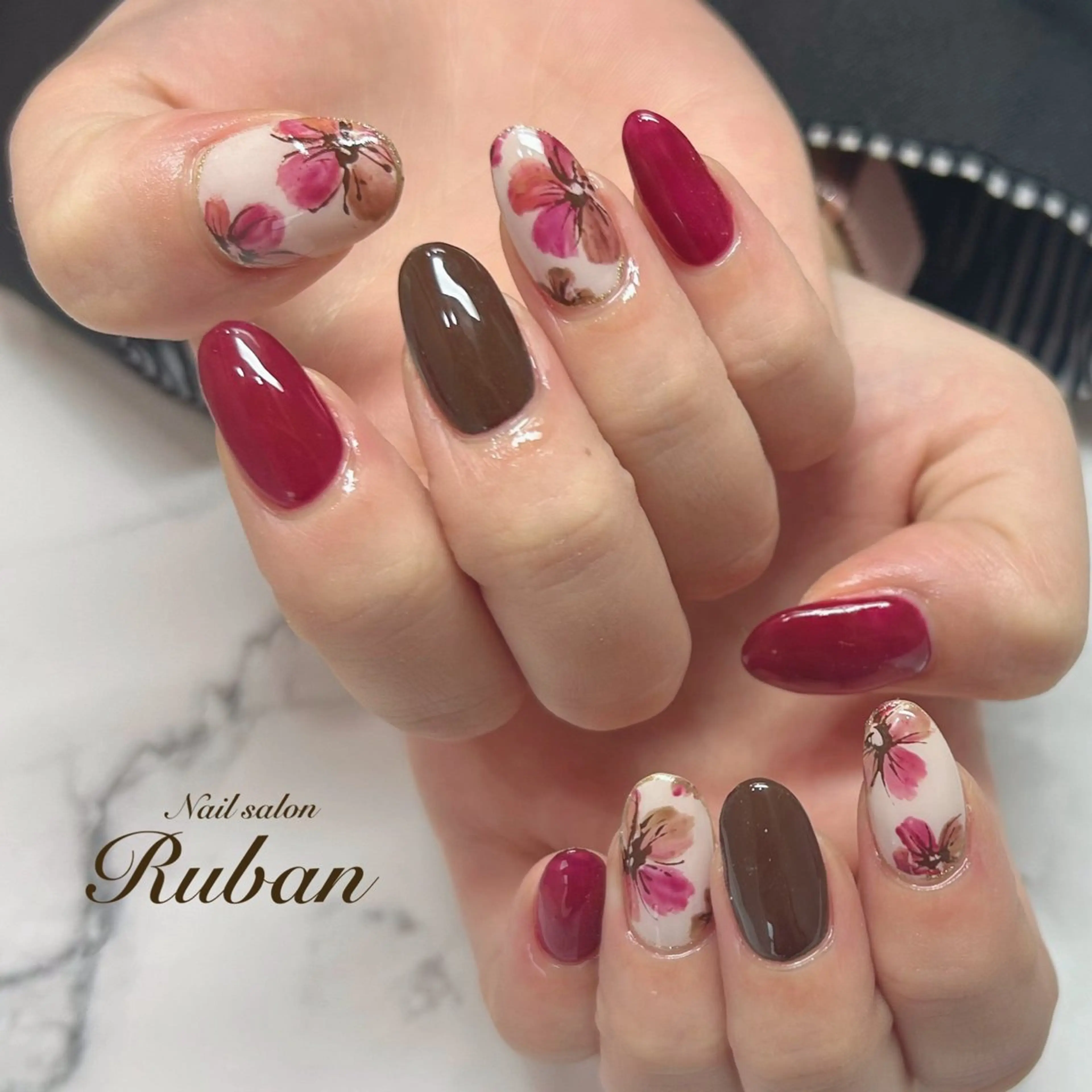 ネイル アートネイル ボルドー 長さ出し フラワーネイル 持ち込み Nail salon Rubanのネイルデザイン