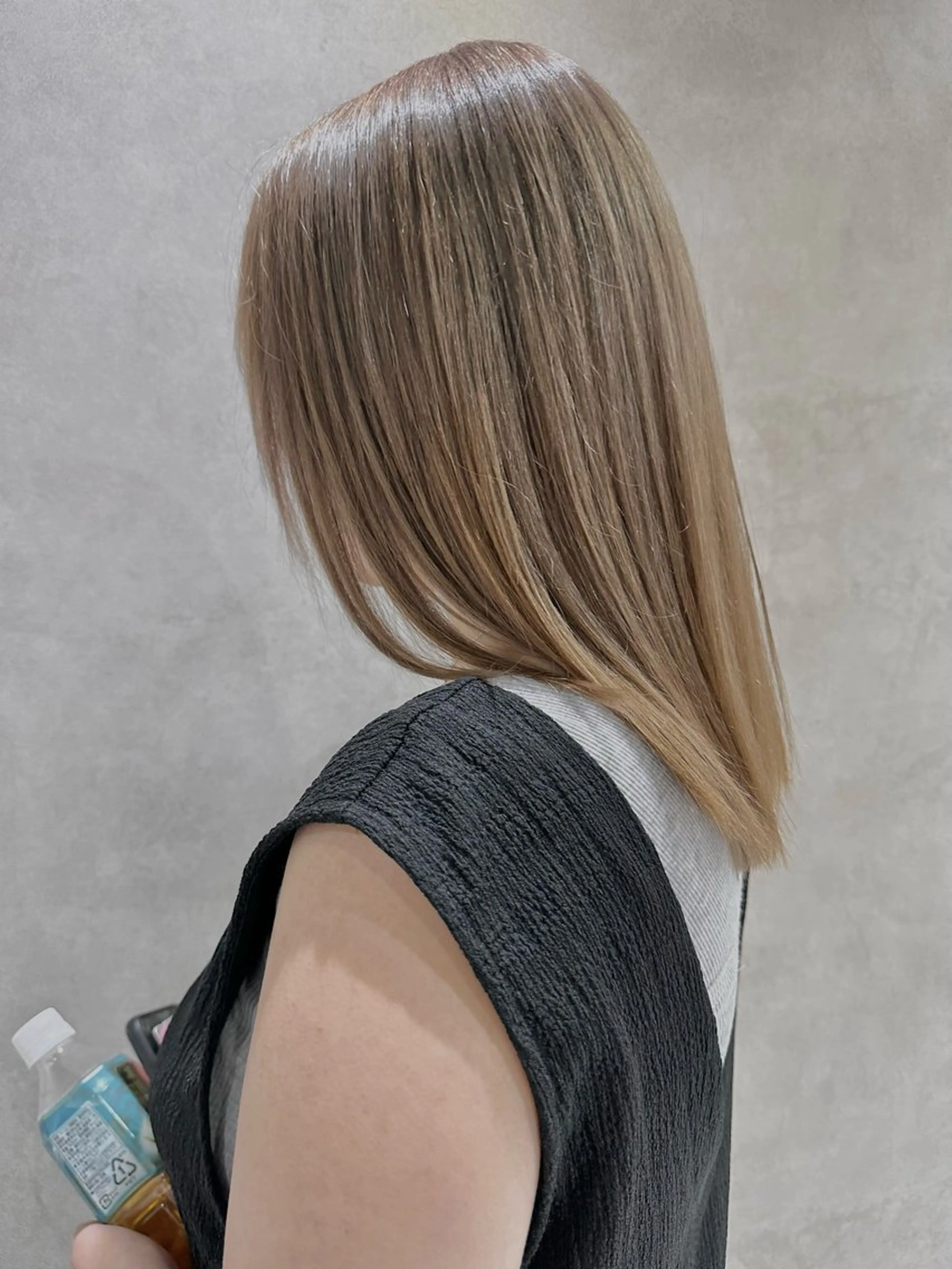 セミロング カラー ベージュカラー ブリーチ ヘアカラー トリートメント 韓国系/ウルフ/ ブリーチ/常角友野のヘアスタイル