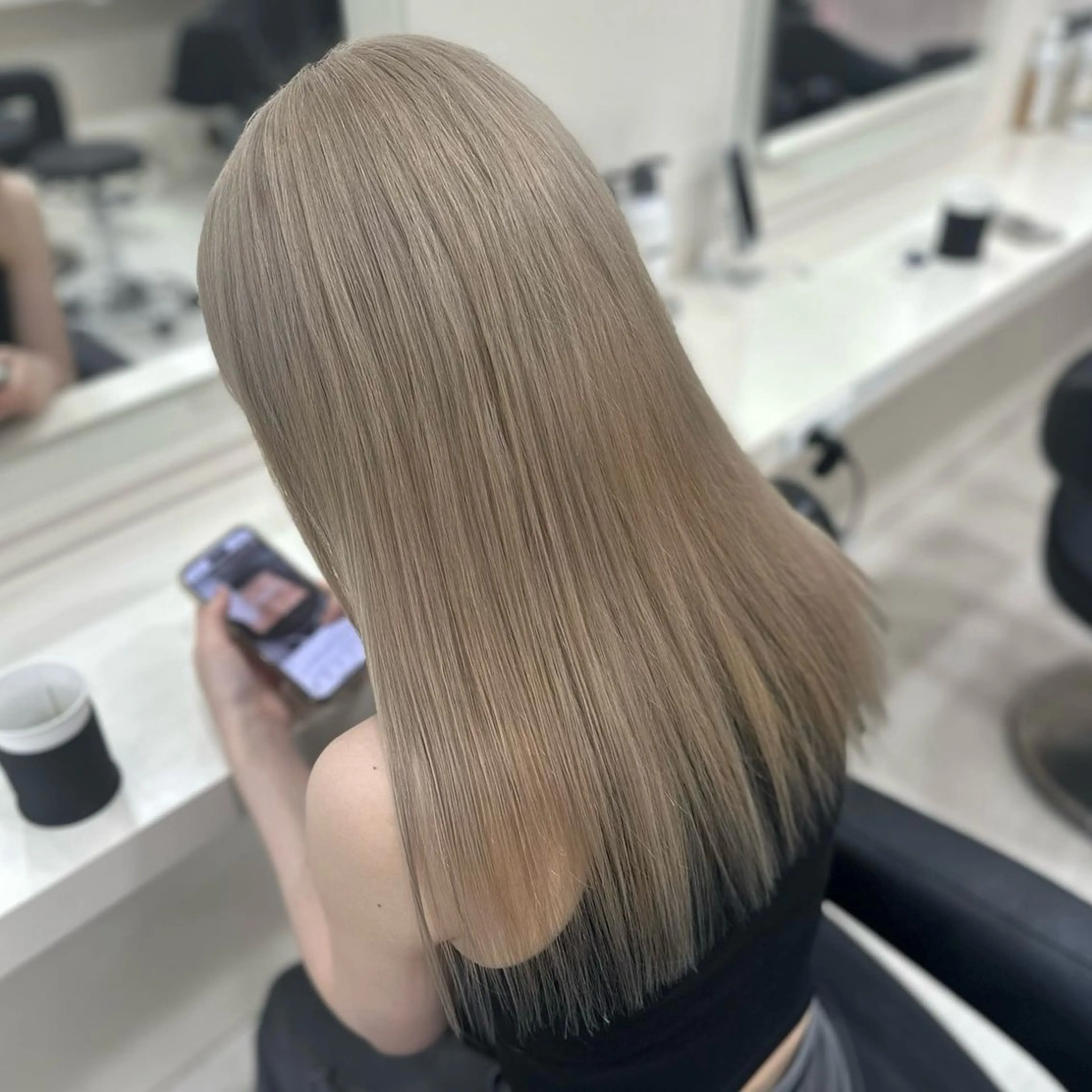 ロング ️🫧 AINE 🫧ハイトーンカラーのヘアスタイル