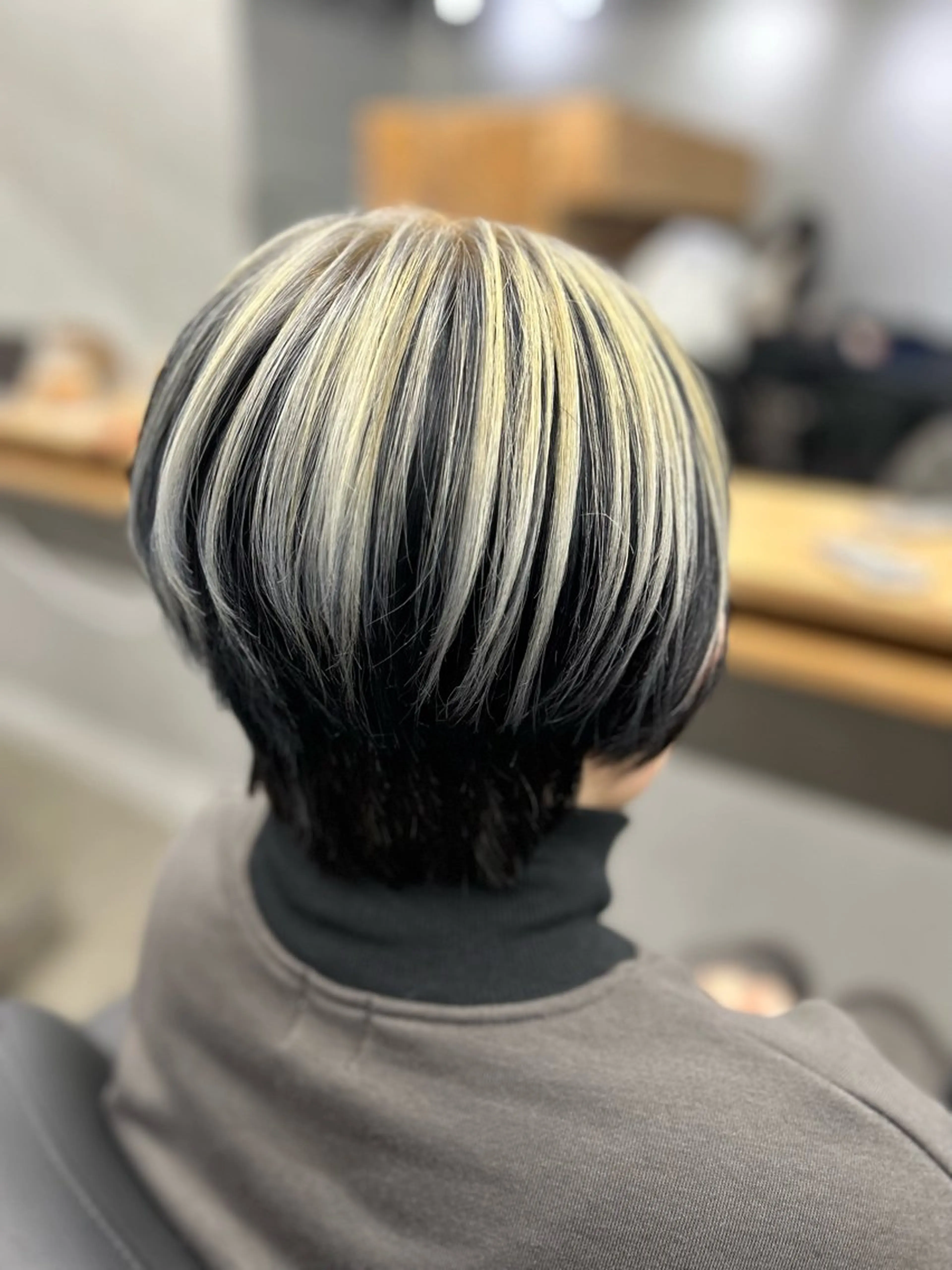 ショート N/デザインカラー 🌿ナギのヘアスタイル