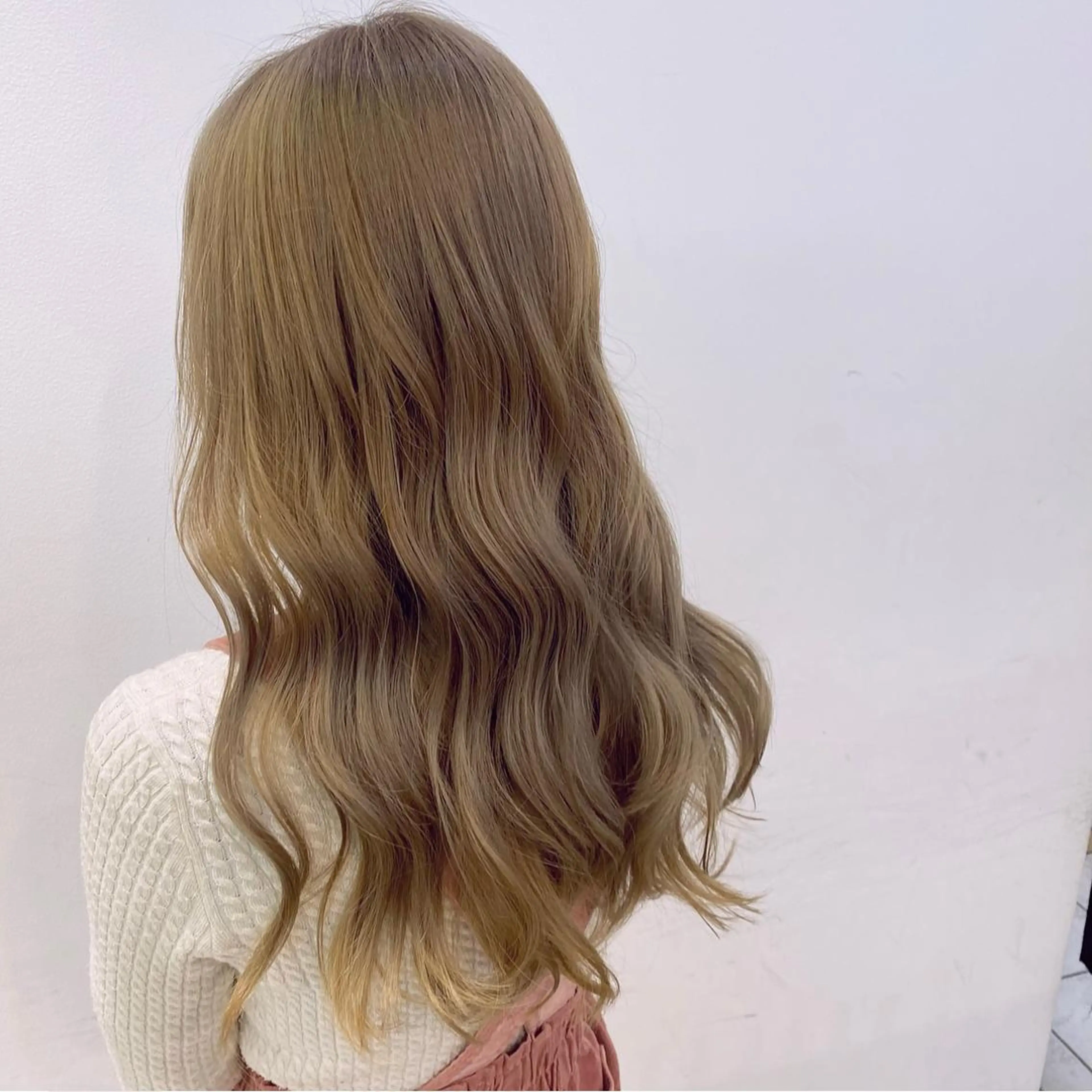 ロング 渡邊 唯のヘアスタイル