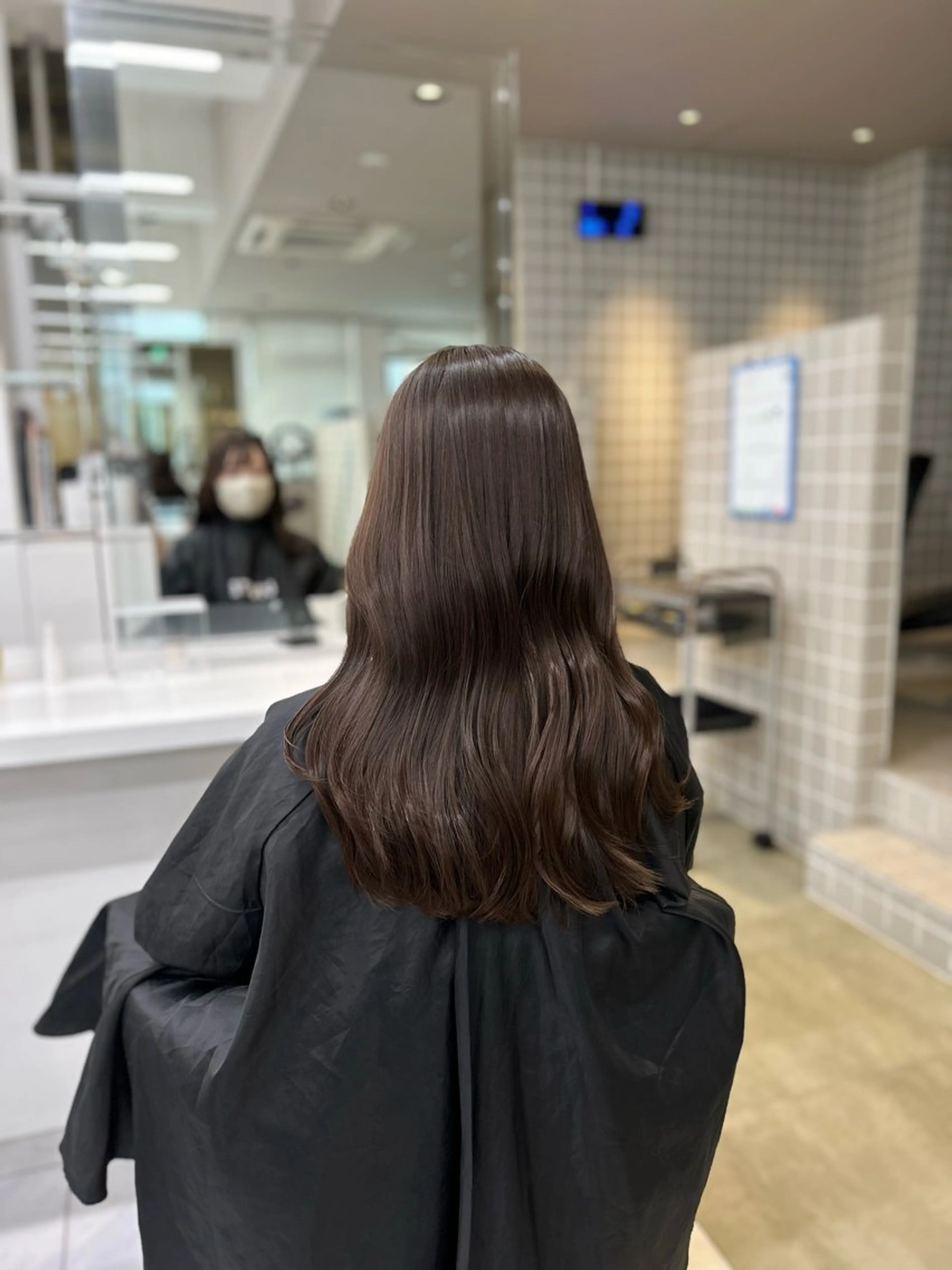 カラー ヘアカラー 透明感ベージュ🤎 ナチュラルレイヤーのヘアスタイル