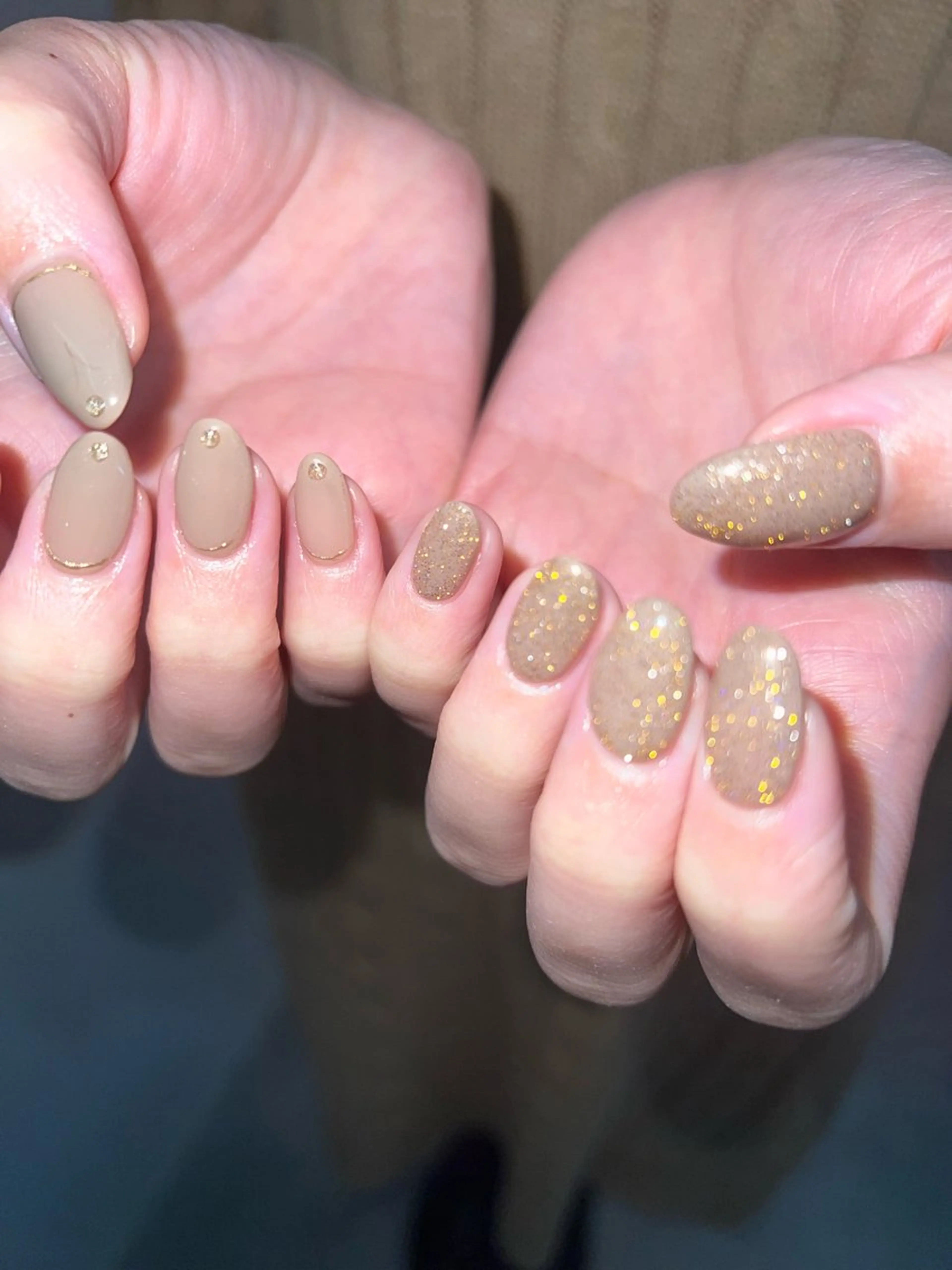 ネイル フラッシュネイル フレンチネイル ジェルネイル ゴールド マグネットネイル ハンドネイル ハンドケア Bana_ Nailのネイルデザイン