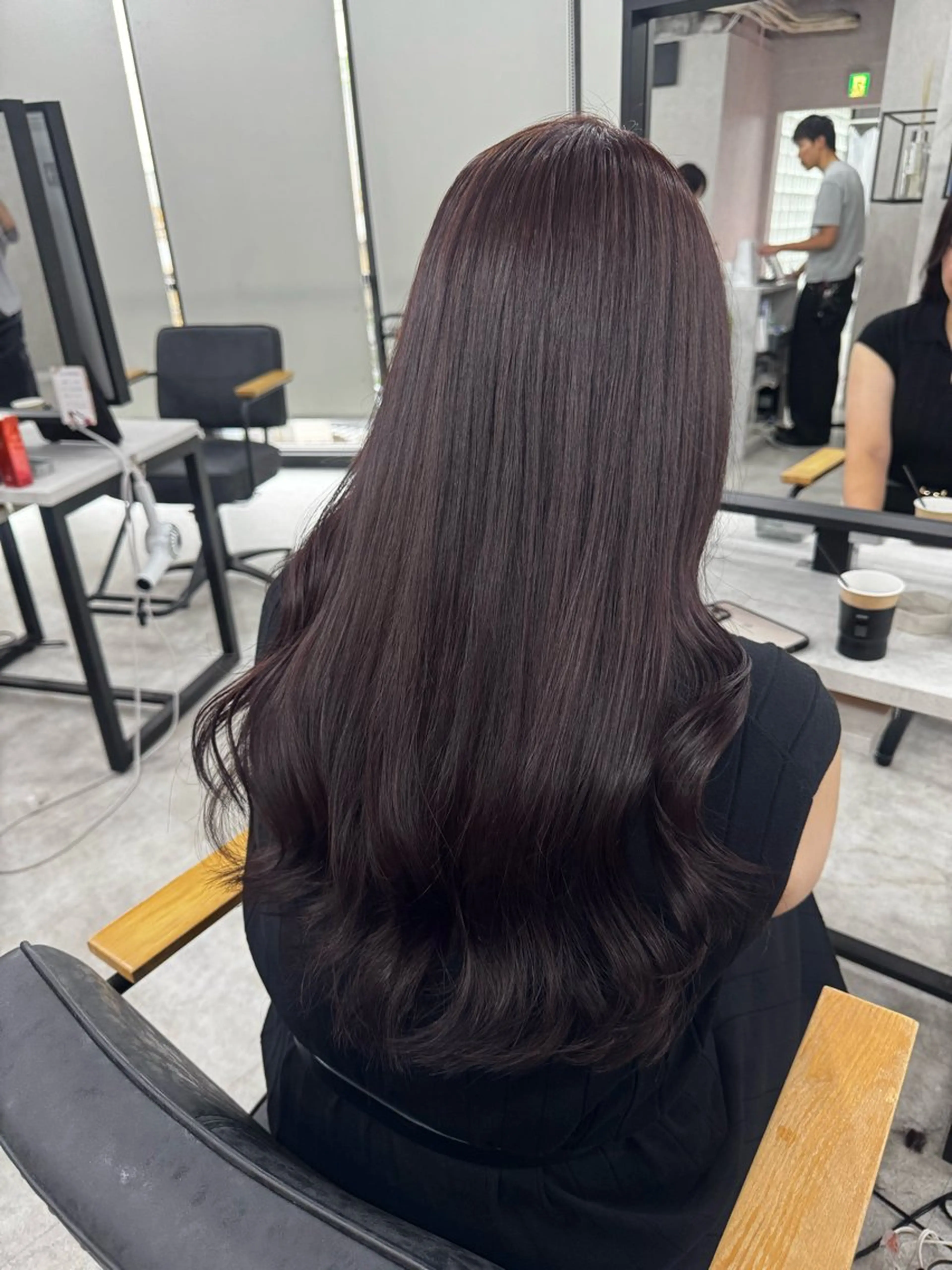 ロング カラー アッシュ アッシュブラウン ベージュカラー 黒髪 ブリーチ カット ヘアカラー トリートメント 赤み無し柔らかカラー 【梅田】madokaのヘアスタイル