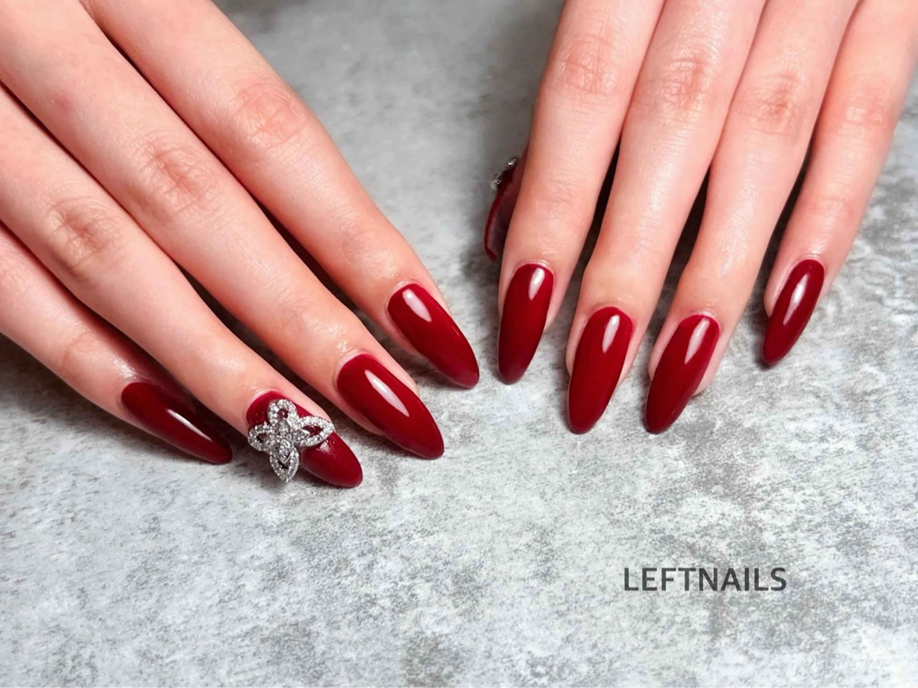 ネイル LEFTNAILS フィルインニュアンスのネイルデザイン