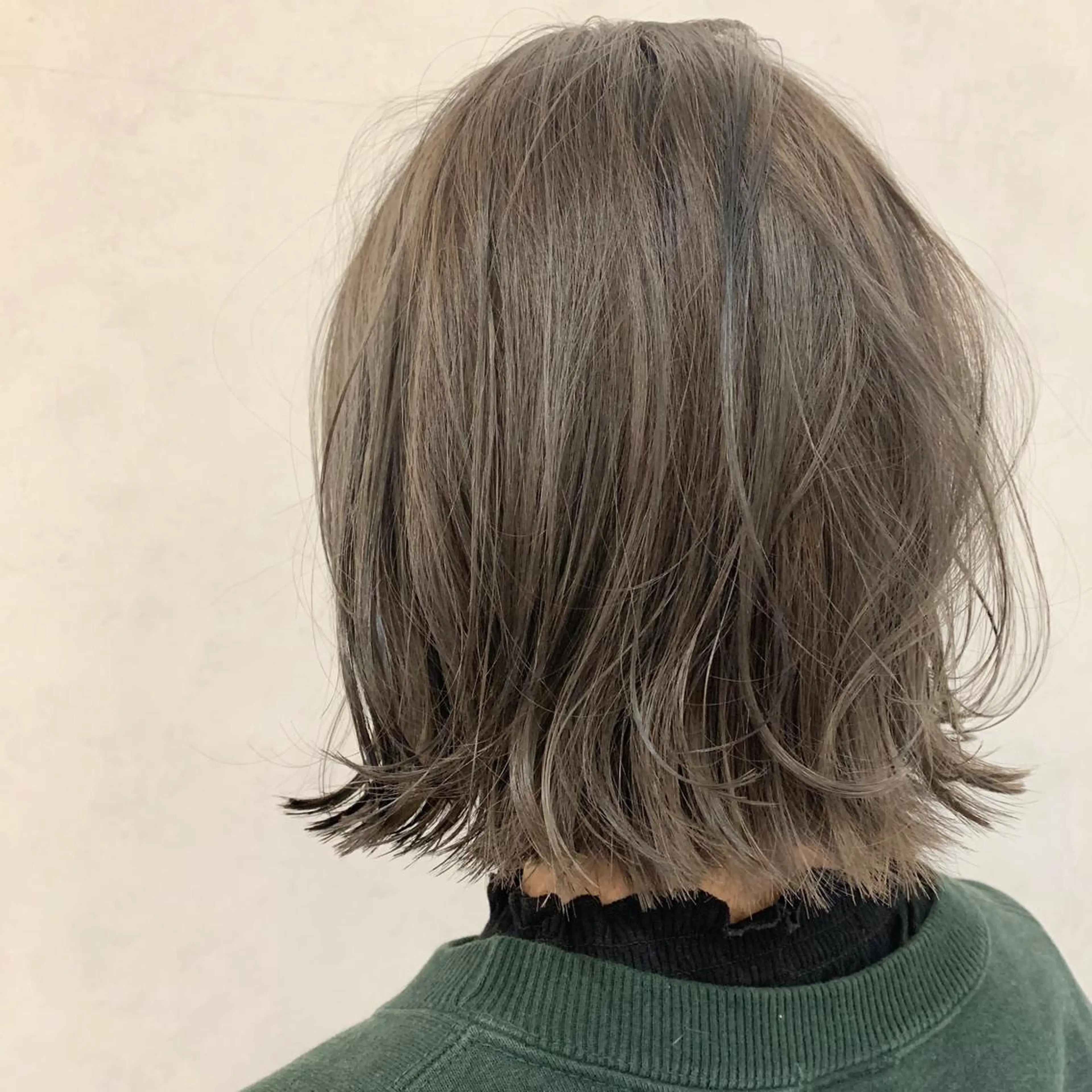 ミディアム カラー ︎︎🧸 ユリ ︎︎🧸のヘアスタイル